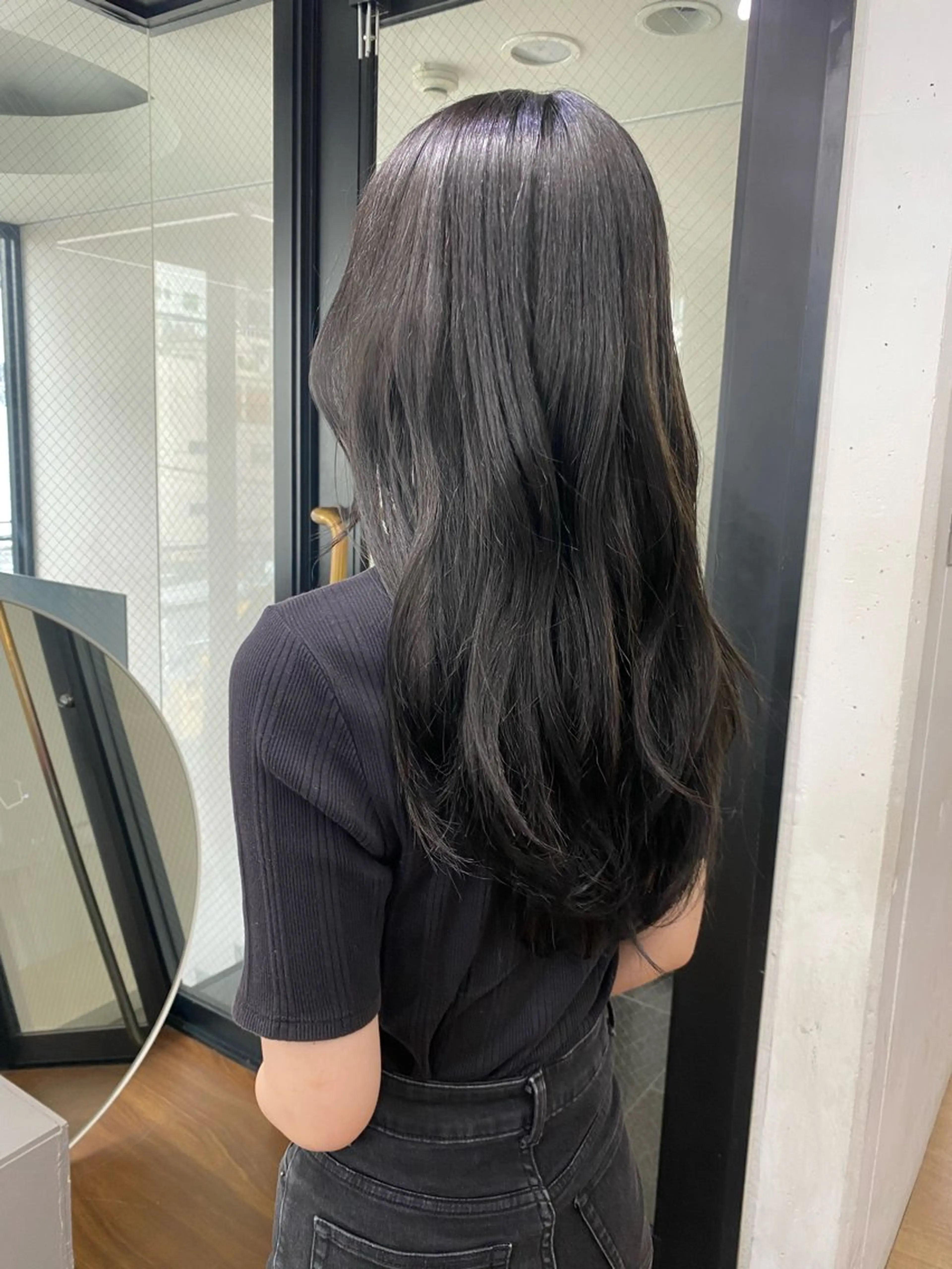 ロング カラー ブリーチ 透明感カラー 柔らかストレートと ツヤカラー/和田陽向のヘアスタイル