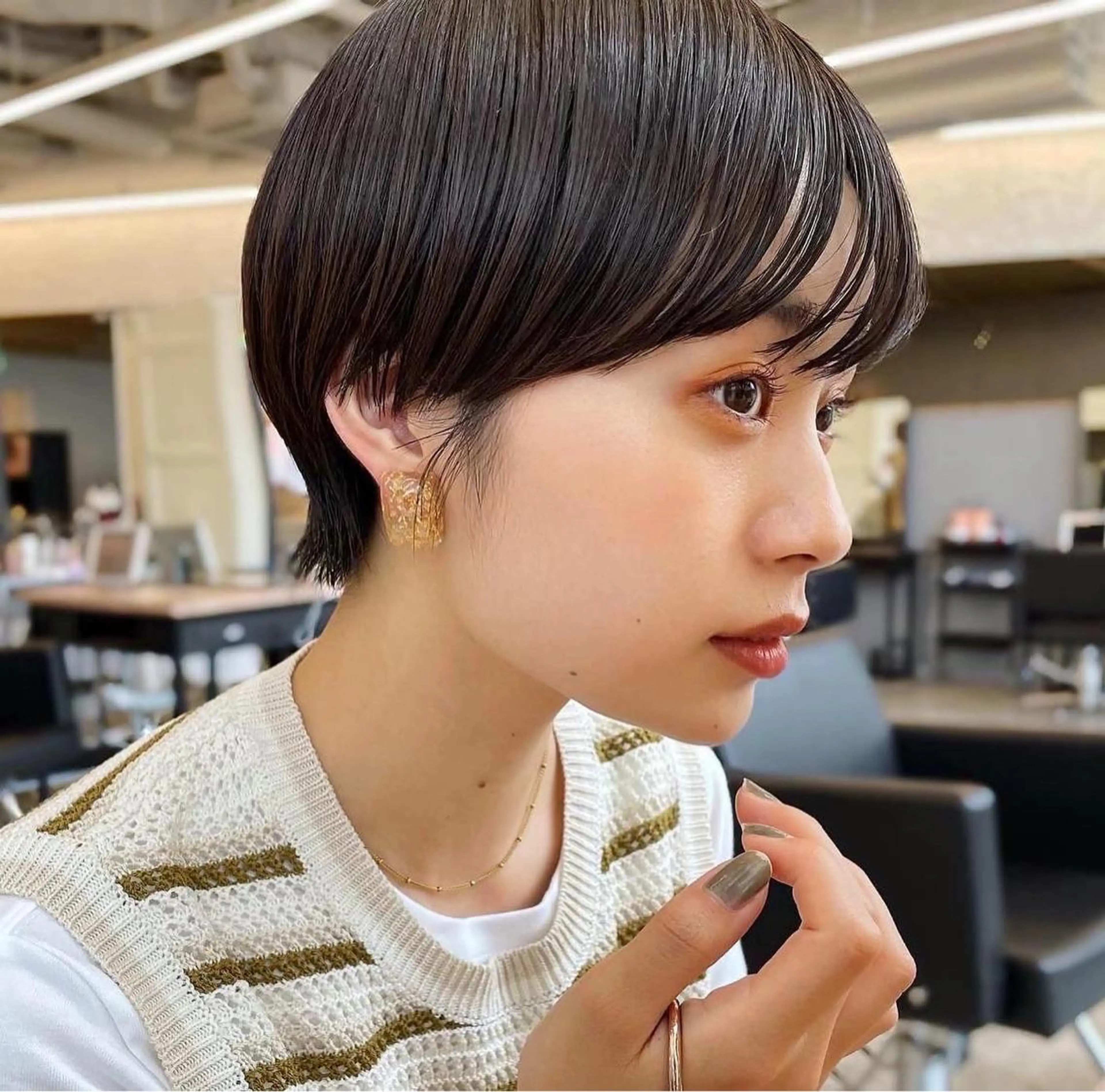 ショート カラー ブラウンカラー ココアブラウン ショートヘア レイヤー/ショート透 明感カラー/西田祐賀のヘアスタイル