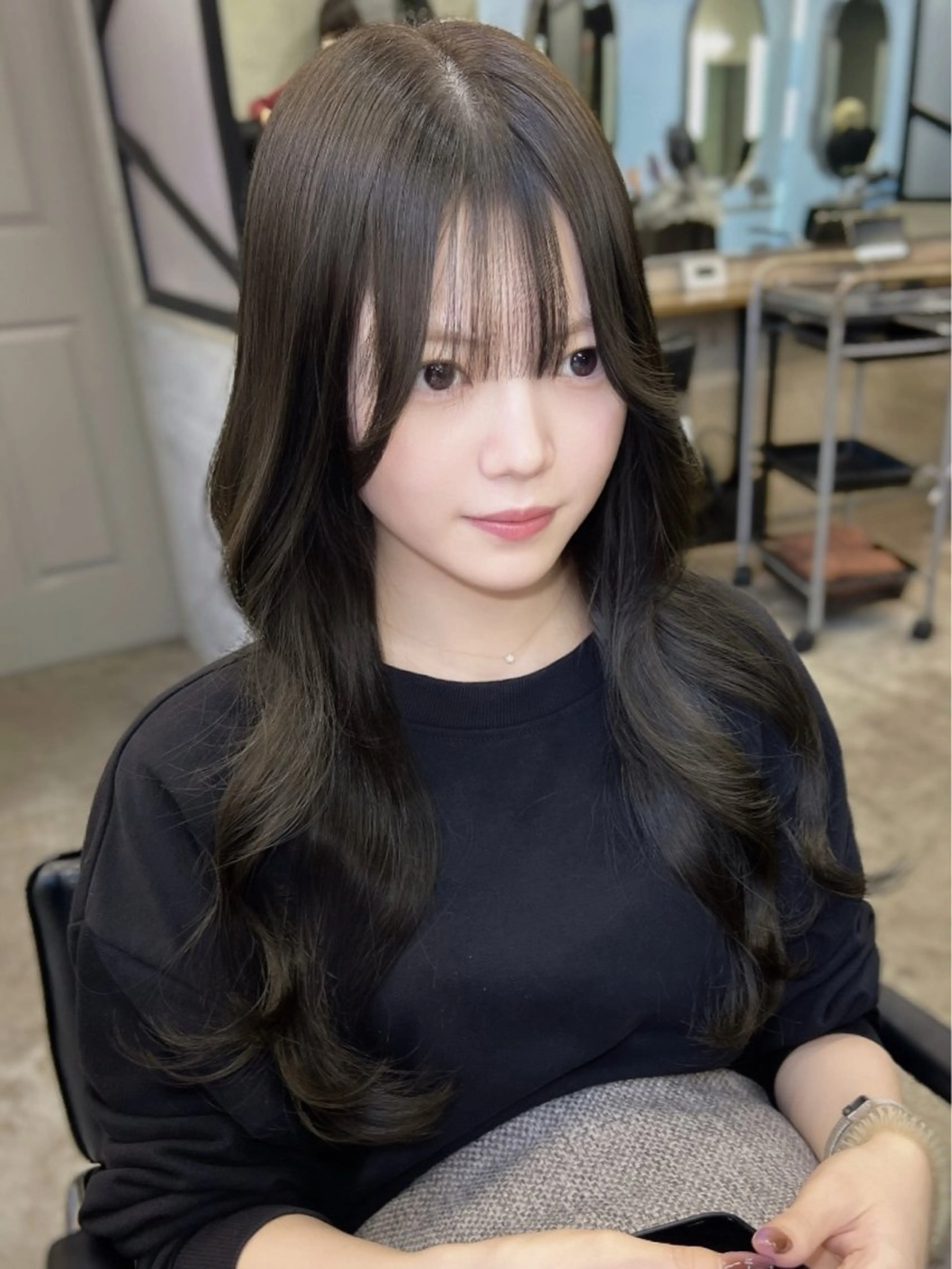 セミロング カラー オリーブカラー ヘアカラー トリートメント 前髪/顔まわりカット 艶髪/髪質改善/縮毛のヘアスタイル