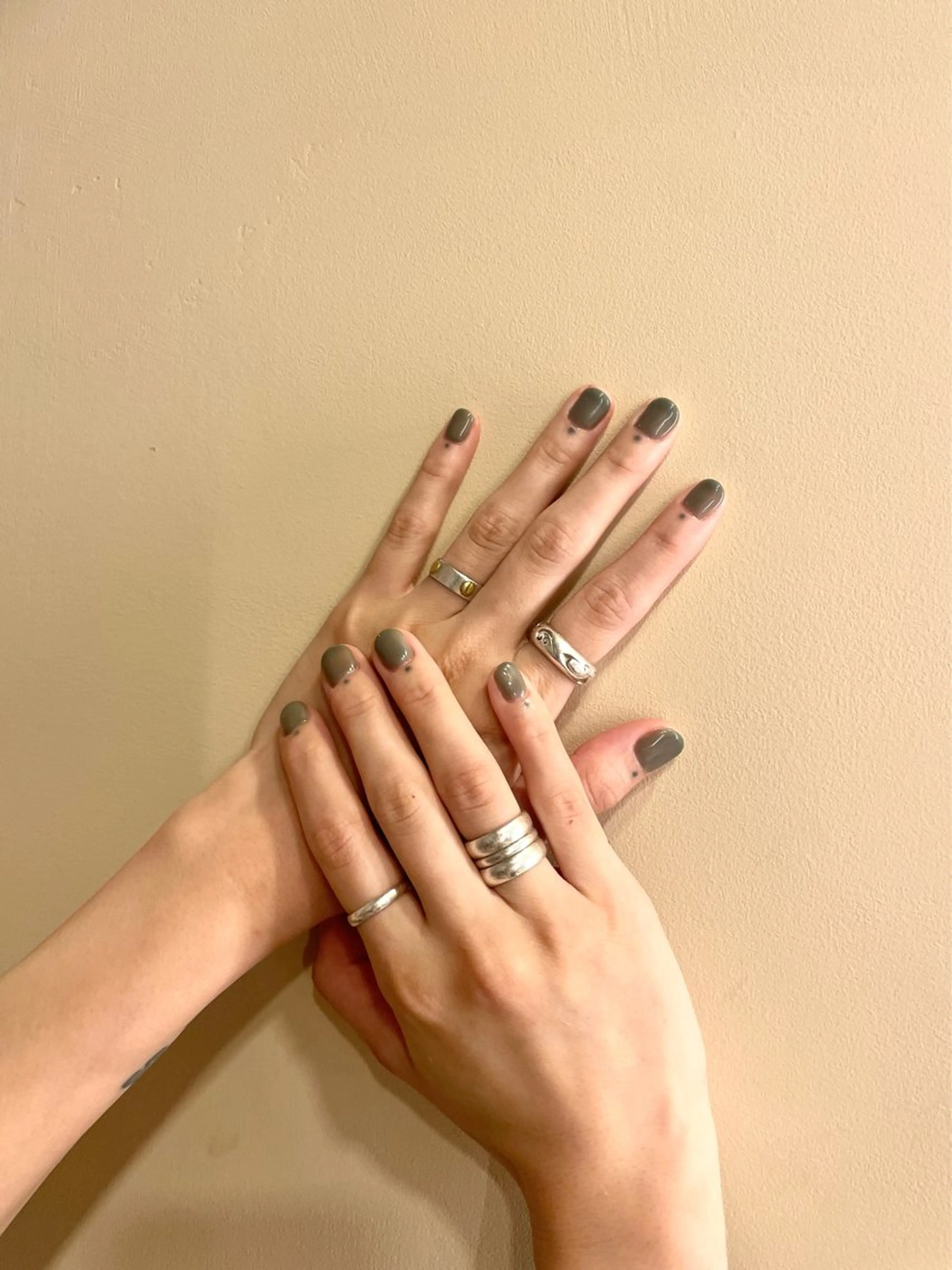 ネイル ジェルネイル グリーン ニュアンスネイル ワンカラーネイル ショートネイル ハンドネイル sususu駒澤大学 Azusaのネイルデザイン