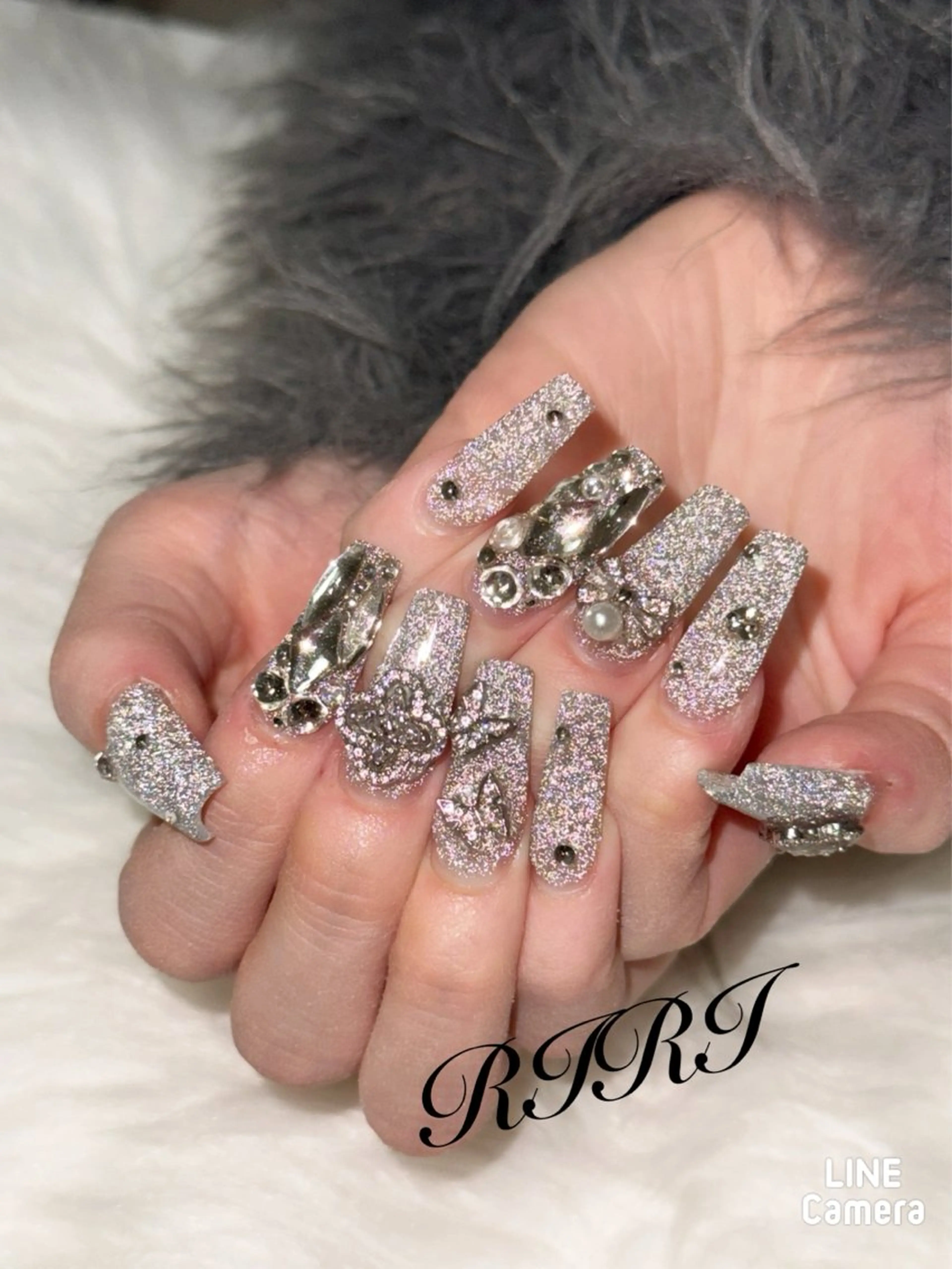 ネイル 成人式 フラッシュネイル ジェルネイル キラキラネイル ロングネイル ハンドネイル riri オーナーのネイルデザイン