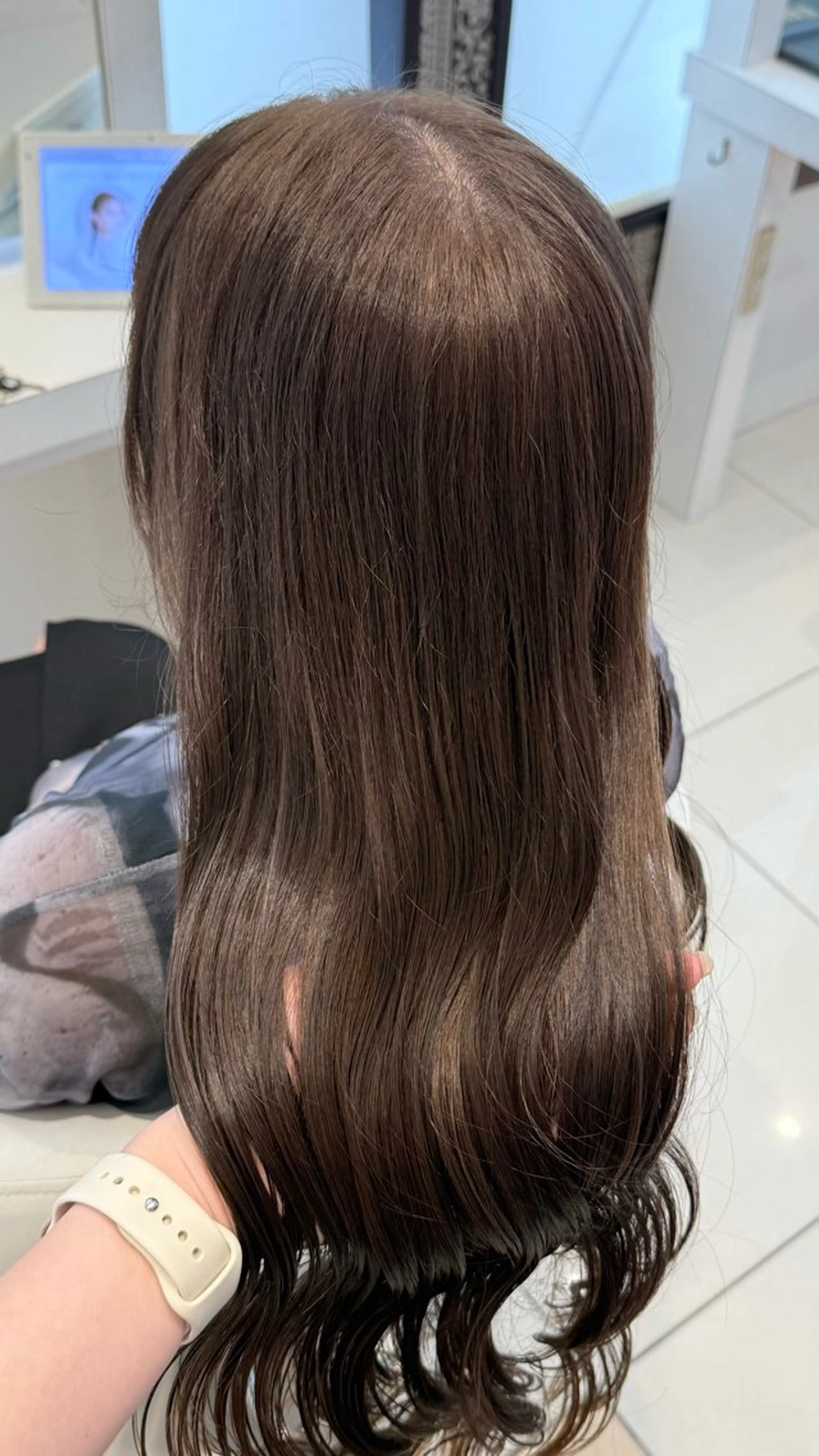 カラー ベージュカラー ブリーチ ブラウンカラー 透明感カラー ダブルカラー ヘアカラー EARTH所属・NATSUMI 透明感カラーのヘアスタイル