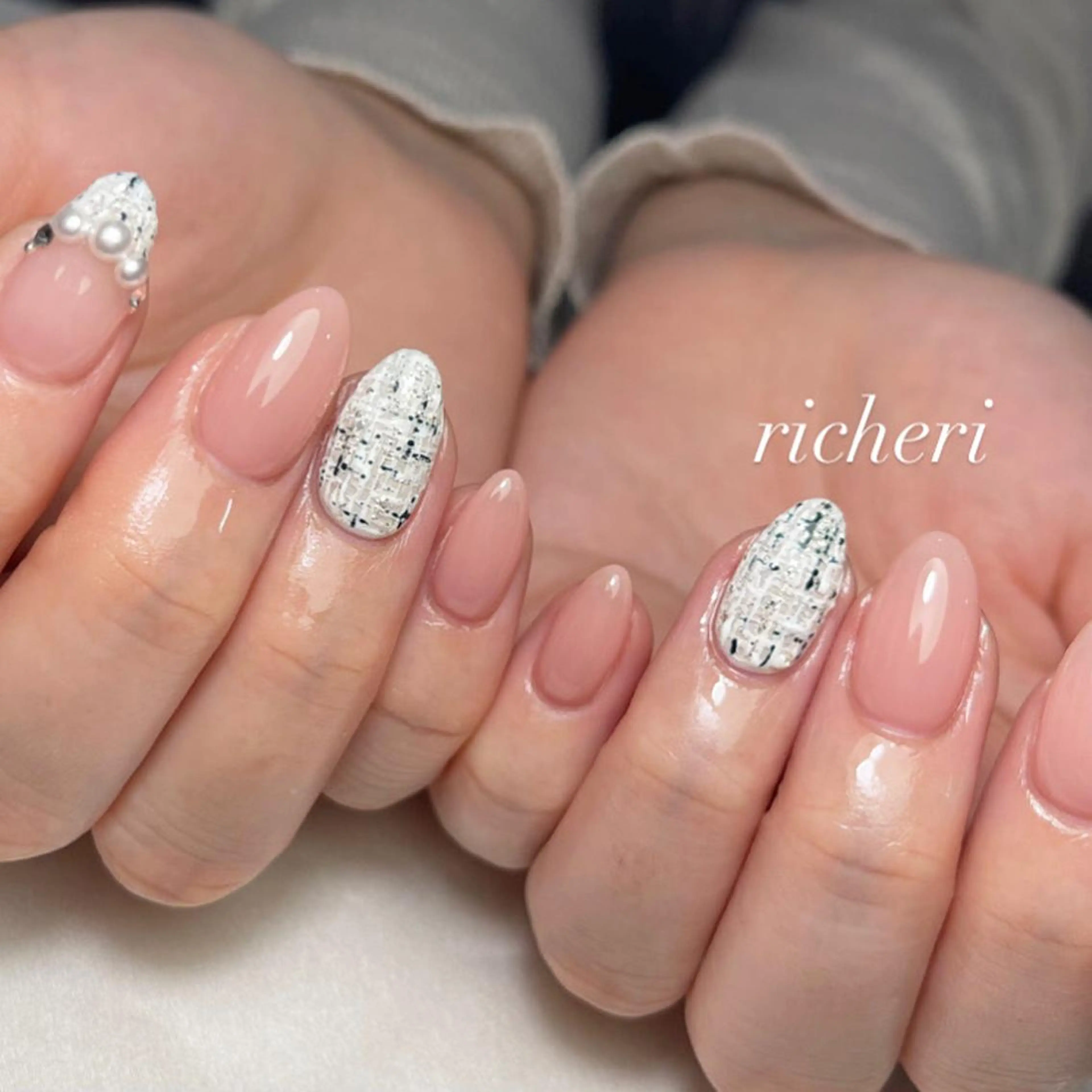 ミディアム ネイル ハンドネイル richeri beautyのエステ・リラクイメージ