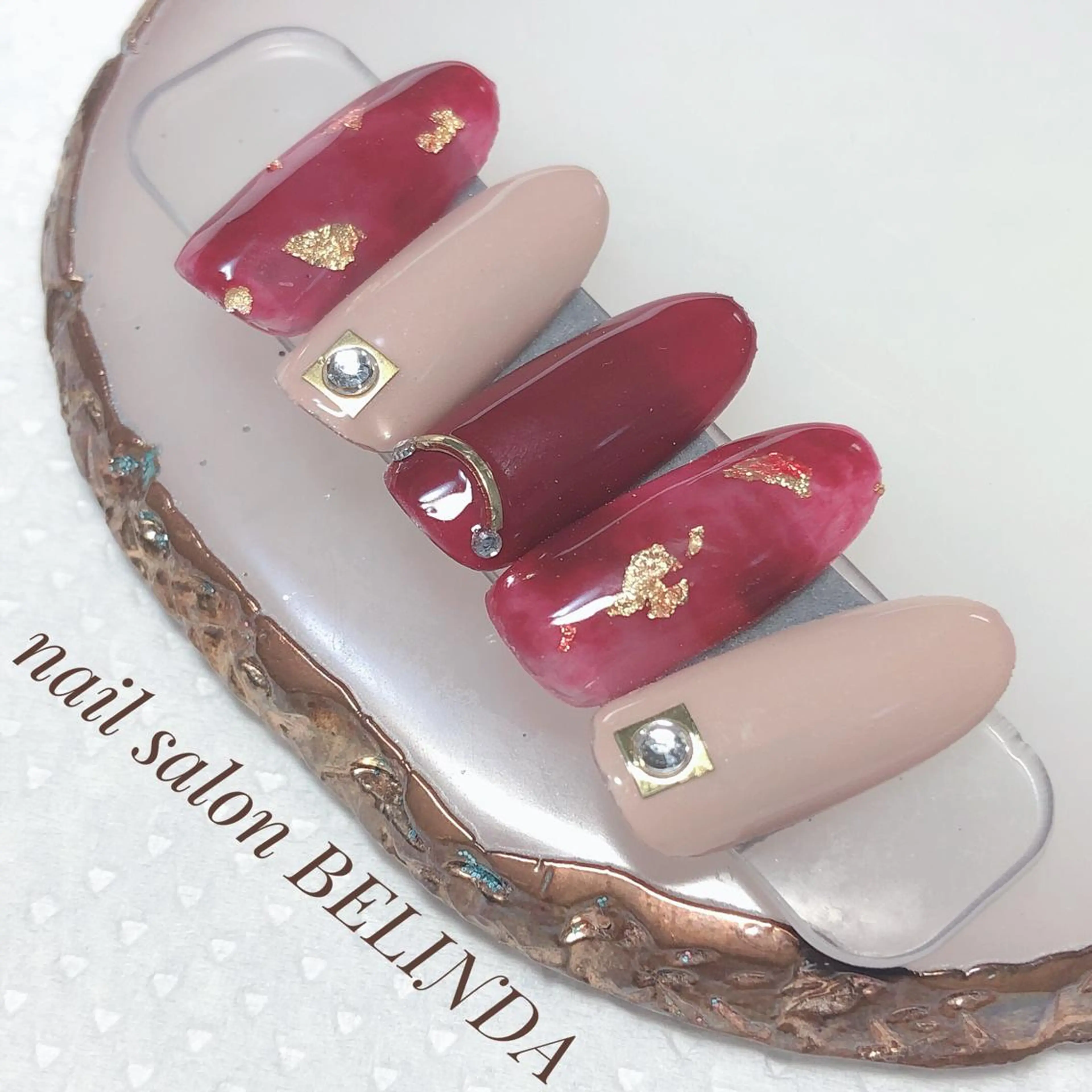 ロング ネイル べっ甲ネイル 赤色 毛利 ゆりあのエステ・リラクイメージ