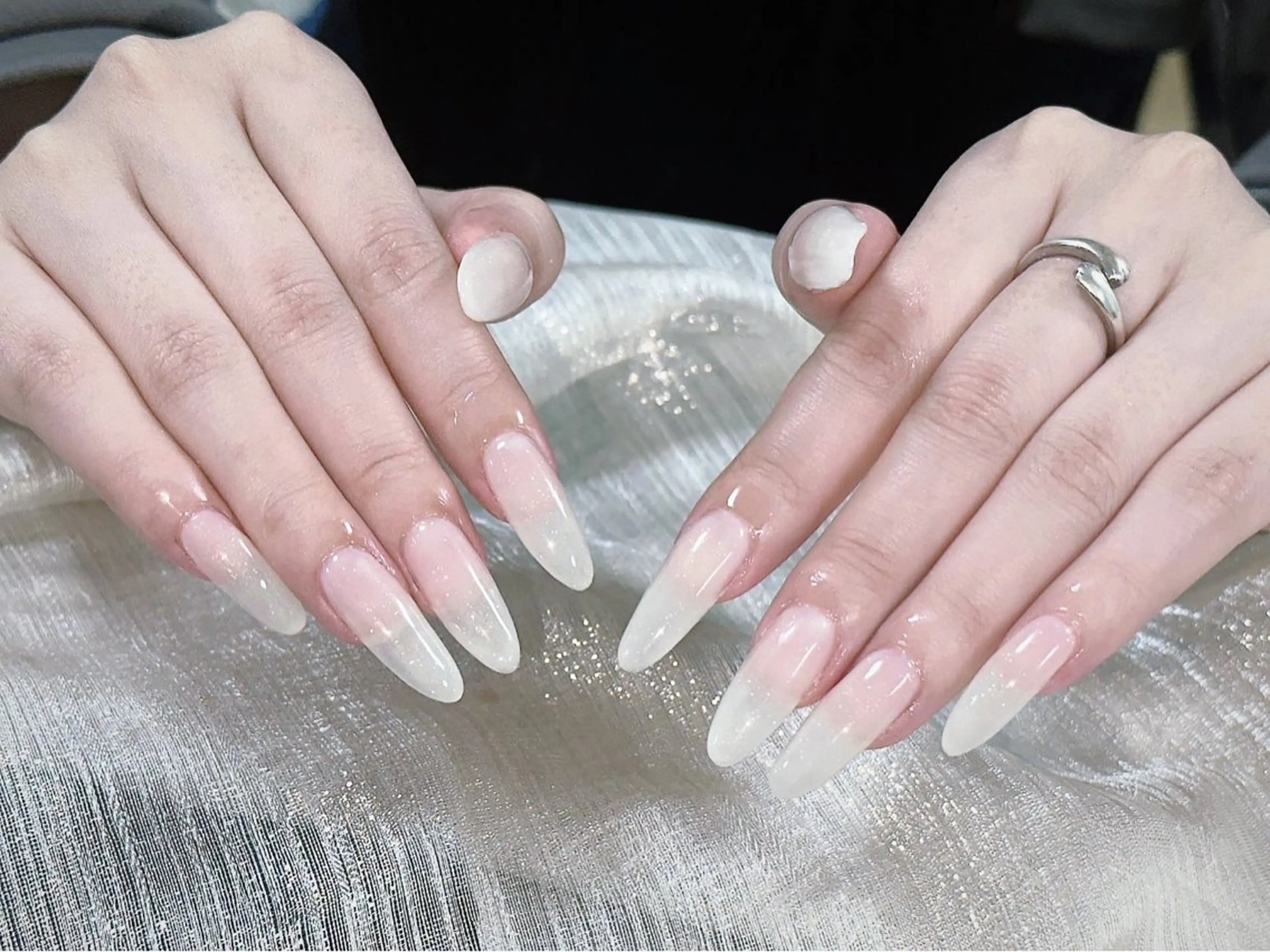 ネイル 長さ出し フレンチネイル グラデーション マグネットネイル マグネットフレンチ ハンドネイル ハンドケア ⭐️Syu Rei⭐️のネイルデザイン