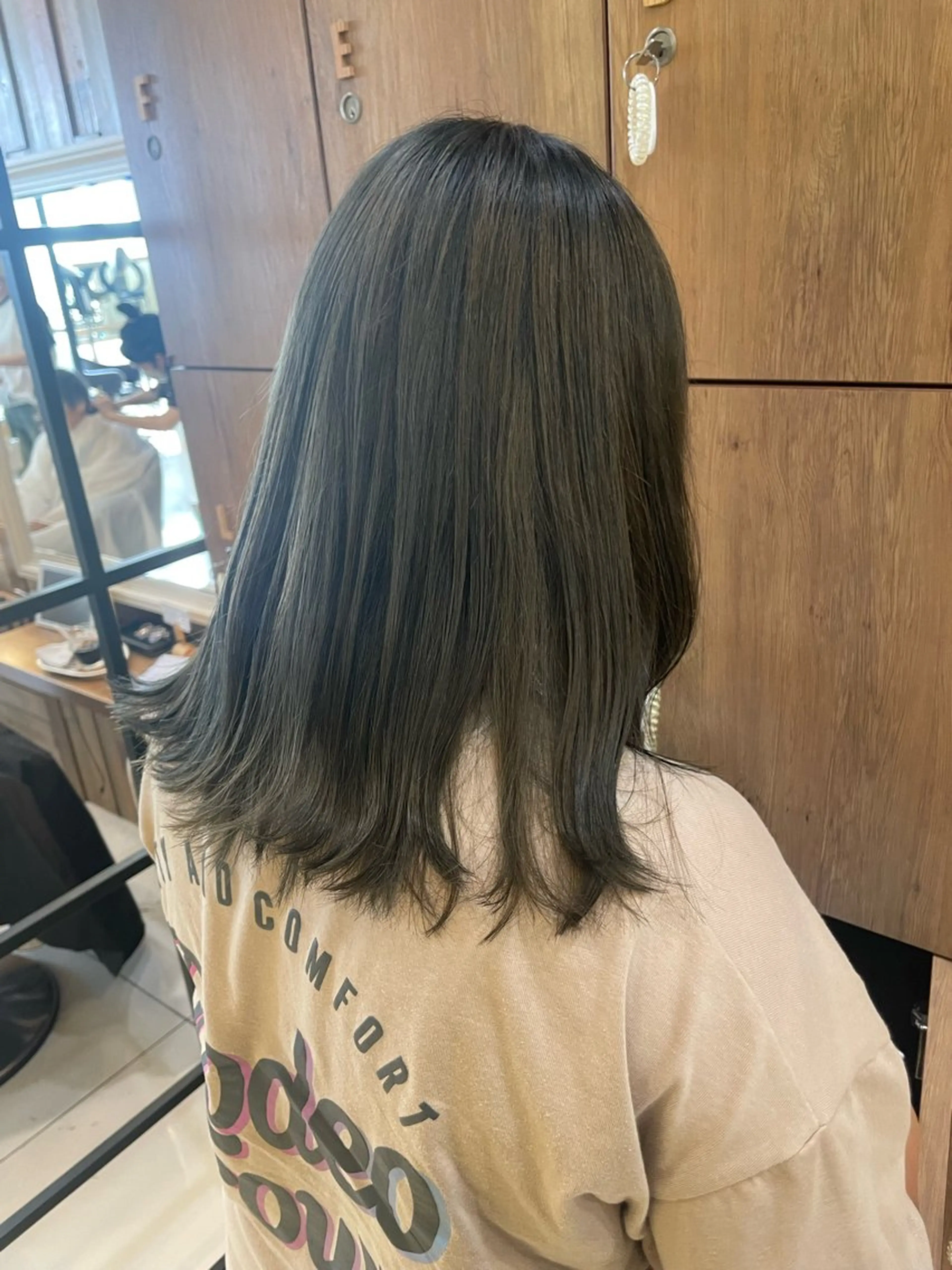 ミディアム 透明感color吉田 沙羅のヘアスタイル
