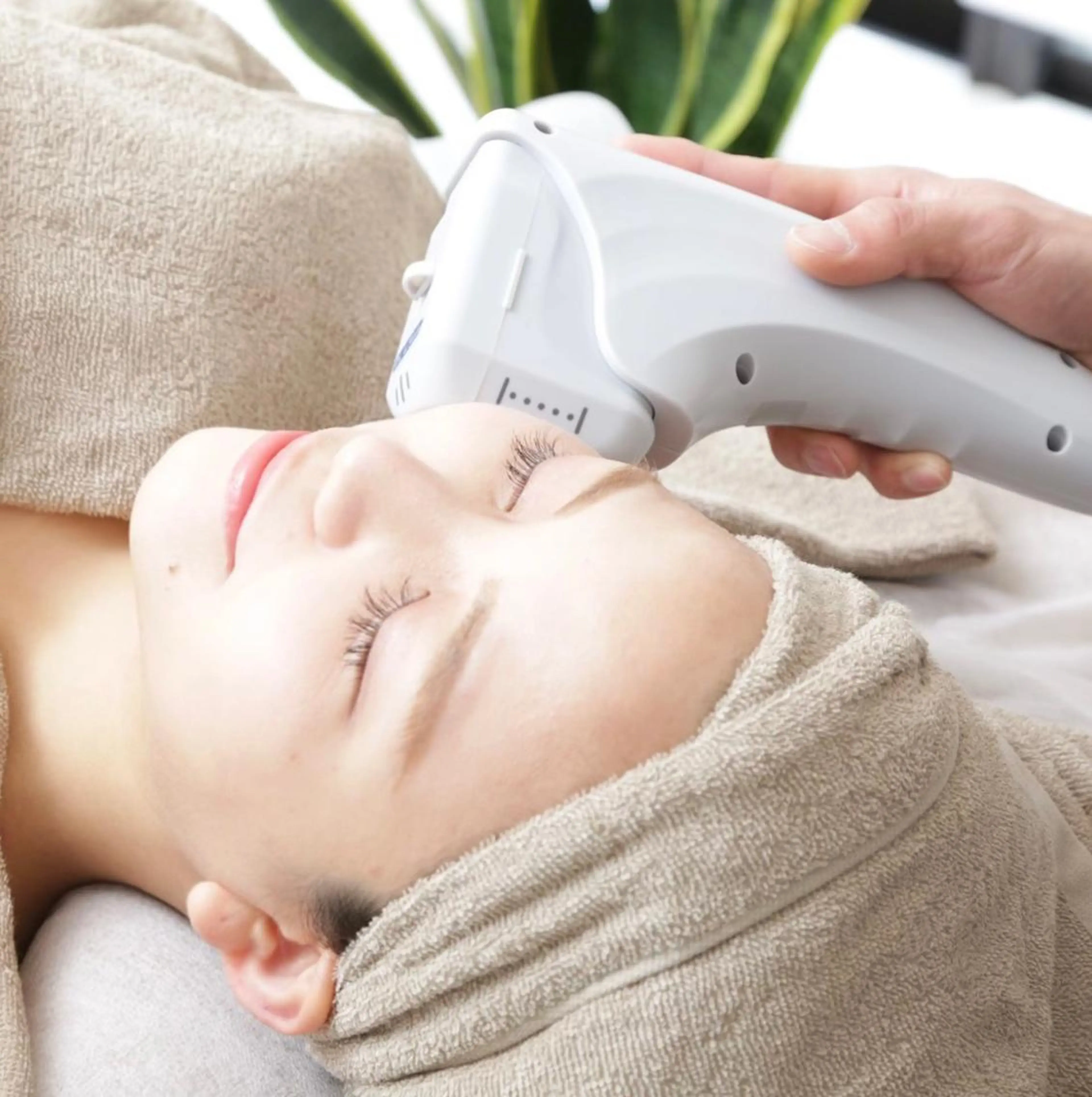 🉐 【メンズ&レディース】【小顔/たるみ改善/リンパ】ウルトラプラス3Dリフトアップ¥19800 → ¥7800の写真