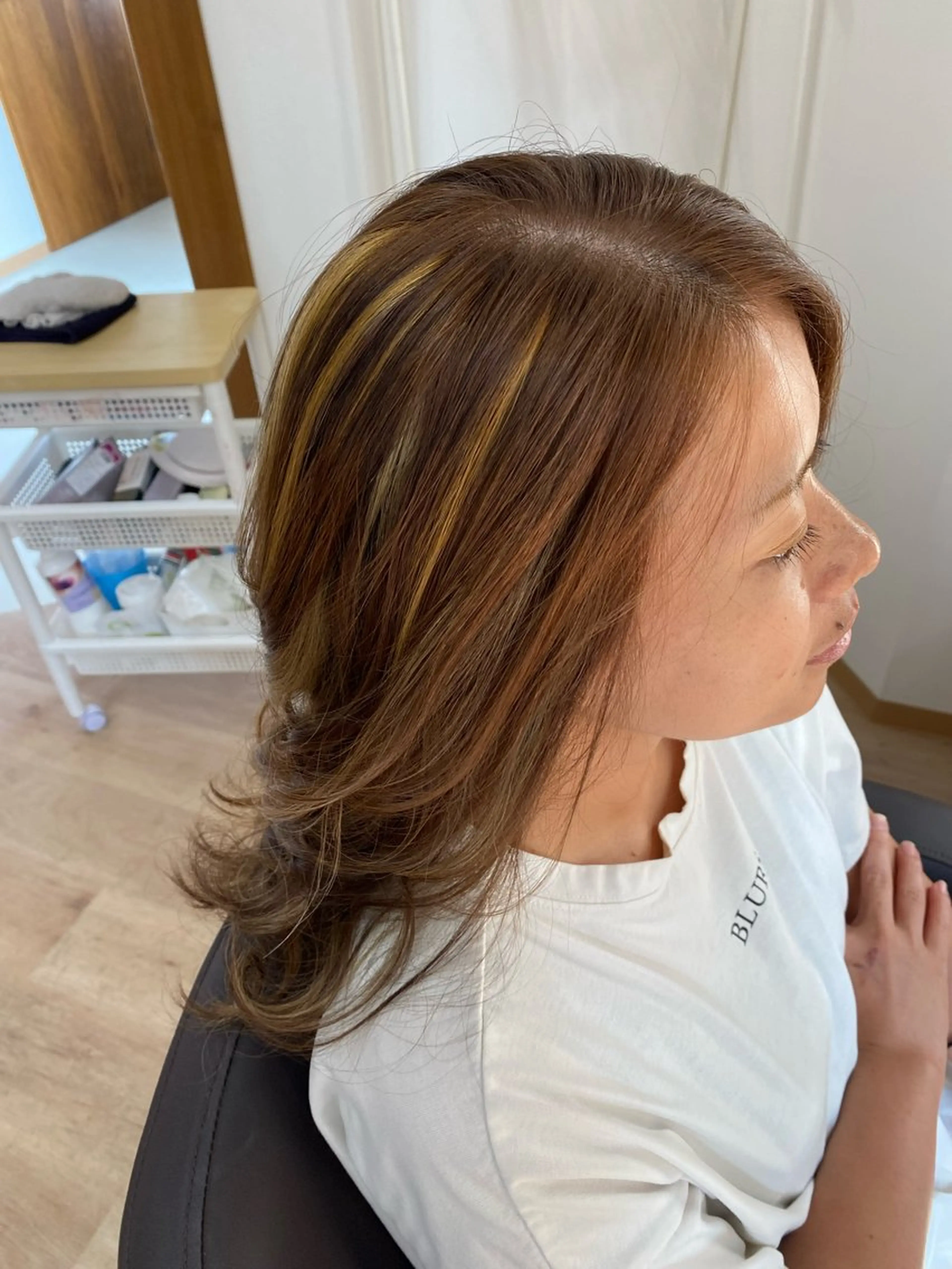 ロング ヘアカラー 青柳 美咲のヘアスタイル