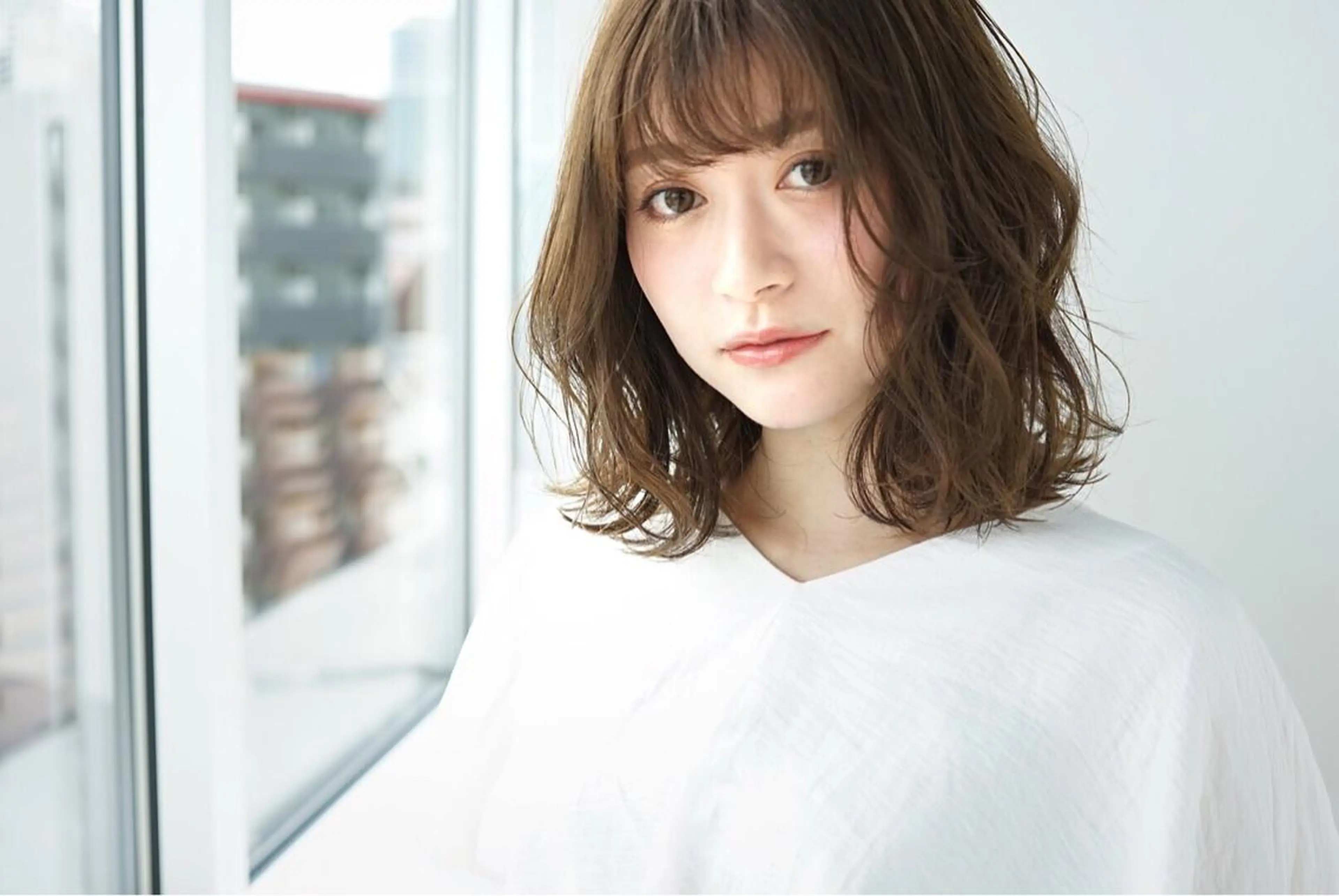 ミディアム 鈴木 絢奈のヘアスタイル