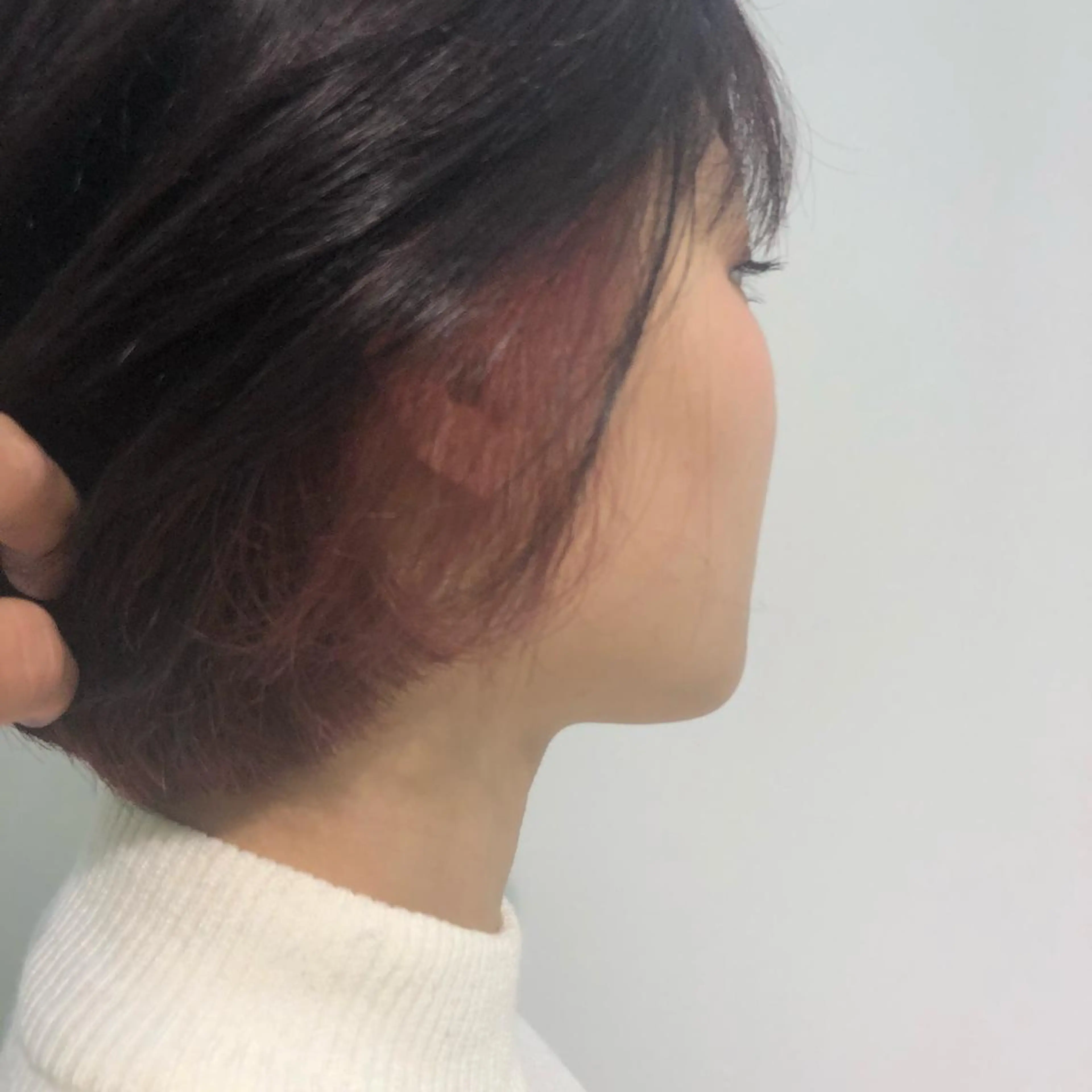 カラー インナーカラー esse大阪茶屋町店所属・レイヤーカット 新井田陽寿のヘアスタイル