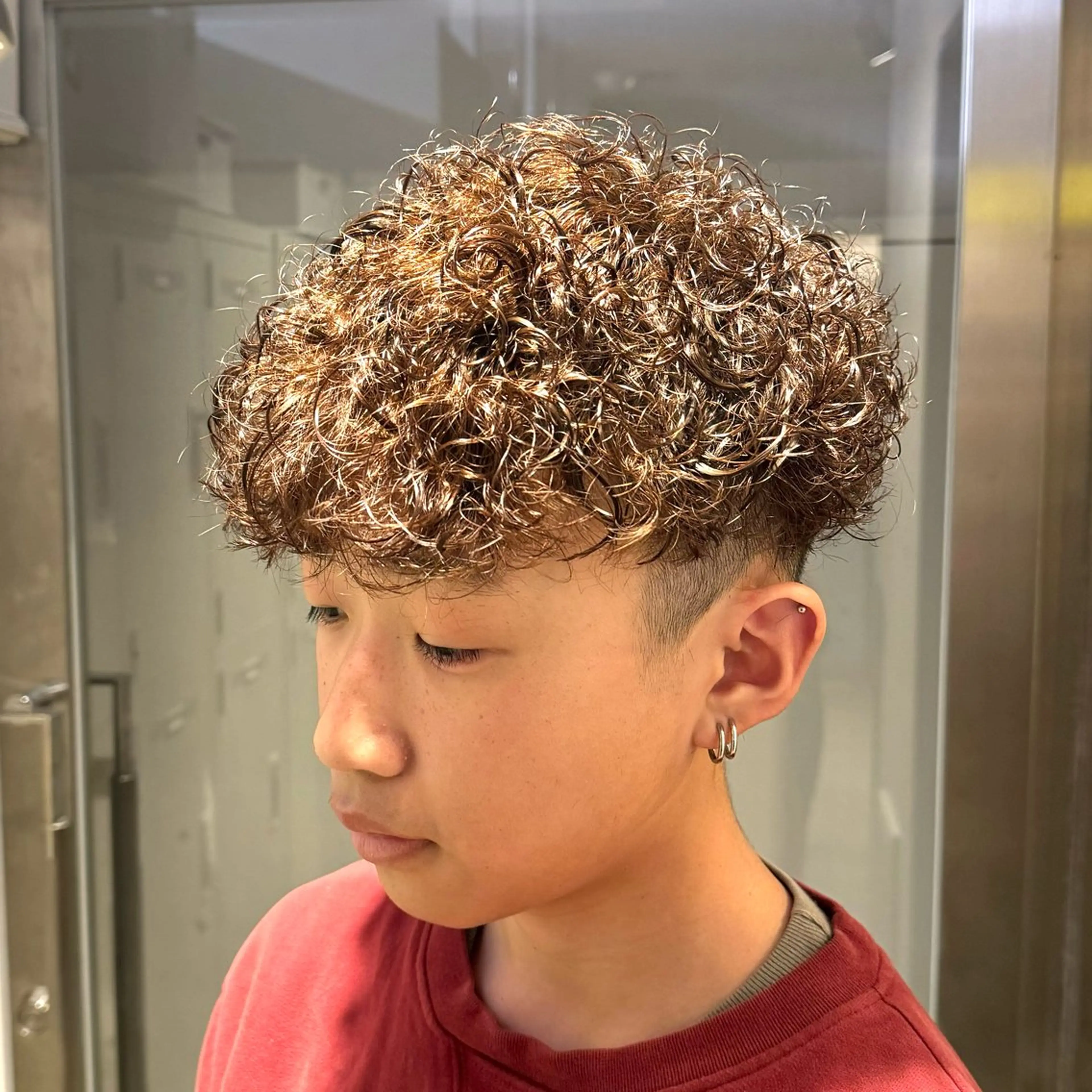 ショート パーマ ヘアアレンジ メンズ メンズパーマ プードルパーマ プードルパーマ 艶カラー の達人のヘアスタイル