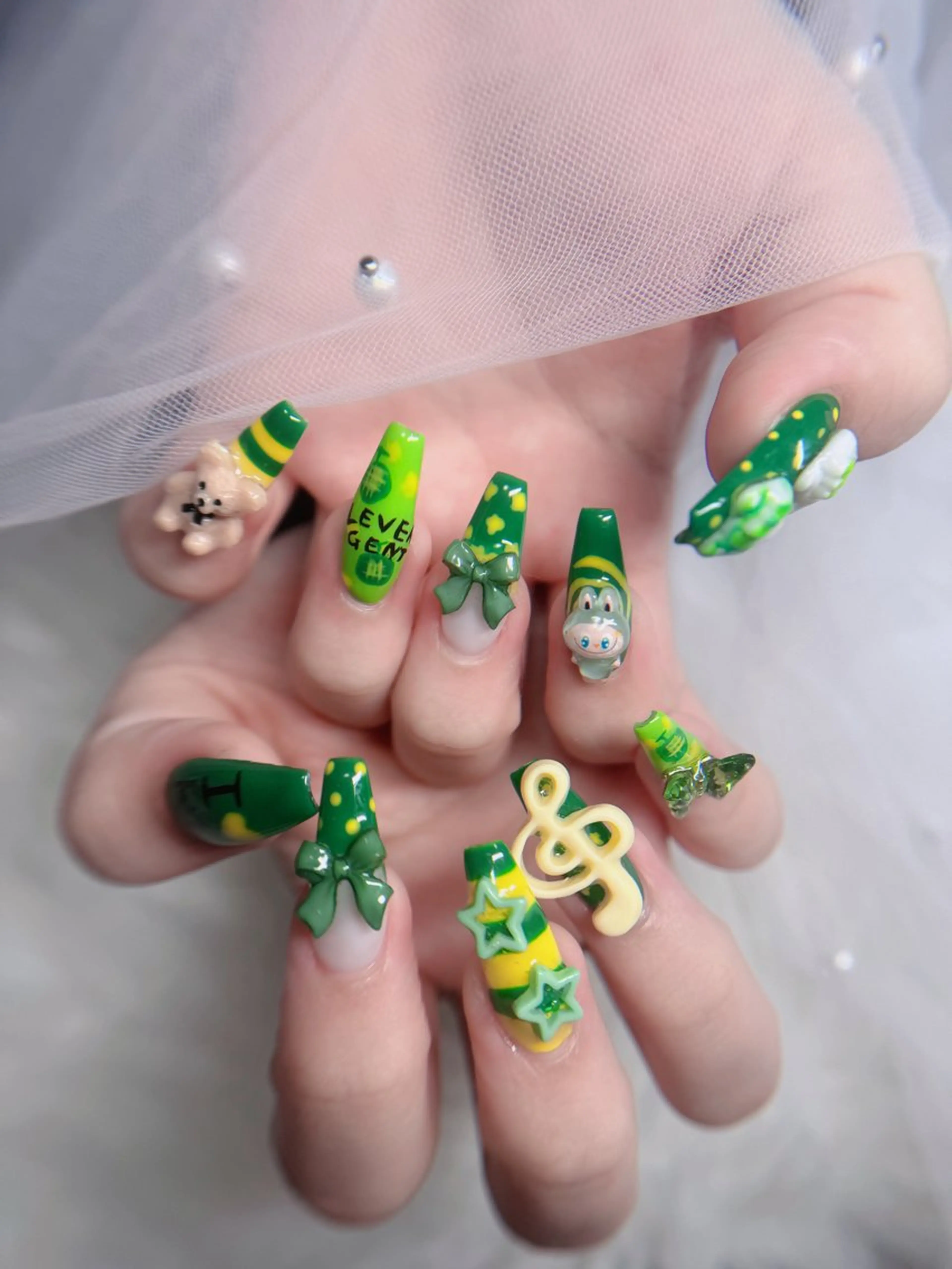 ネイル フレンチネイル ジェルネイル ハロウィン 韓国ネイル マグネットネイル ハンドネイル Hbaby nailのネイルデザイン