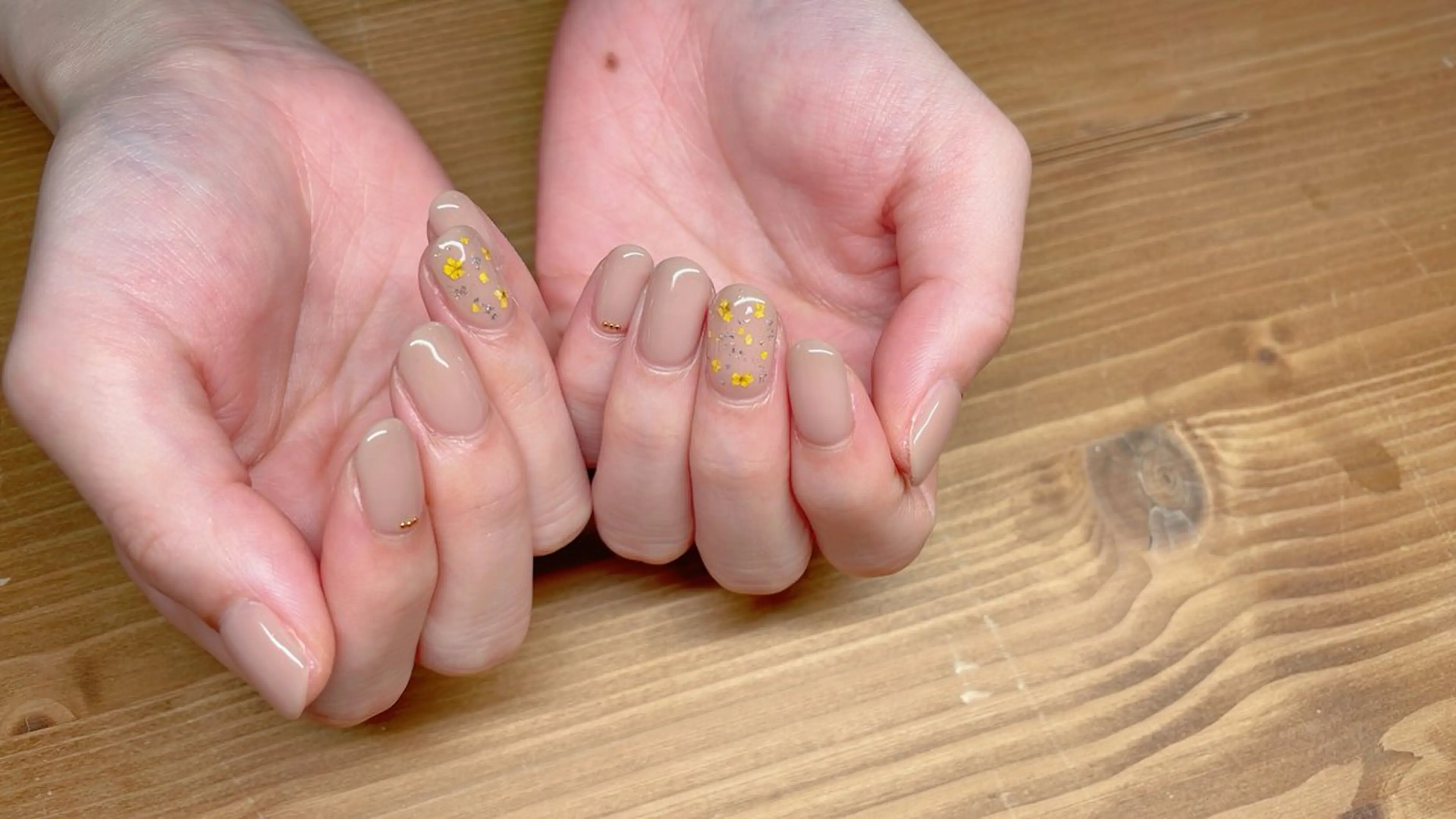 ネイル ジェルネイル ニュアンスネイル パラジェル 春ネイル nailroom  OHANA所属・nailroom OHANA🌴のネイルデザイン