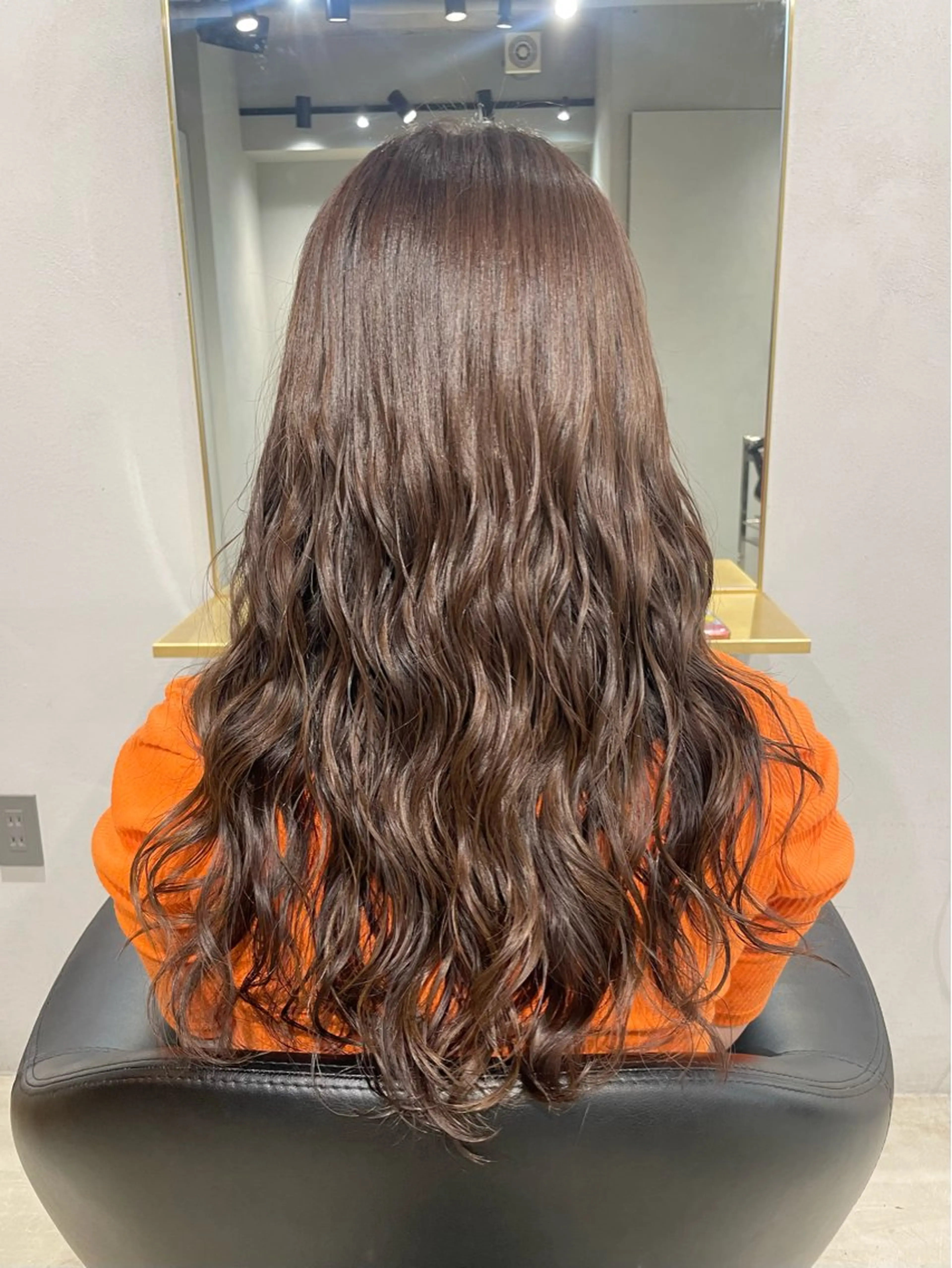 ロング カラー パーマ ロング カット ヘアカラー パーマ トリートメント 【arc】Ruri コテ巻き風パーマのヘアスタイル