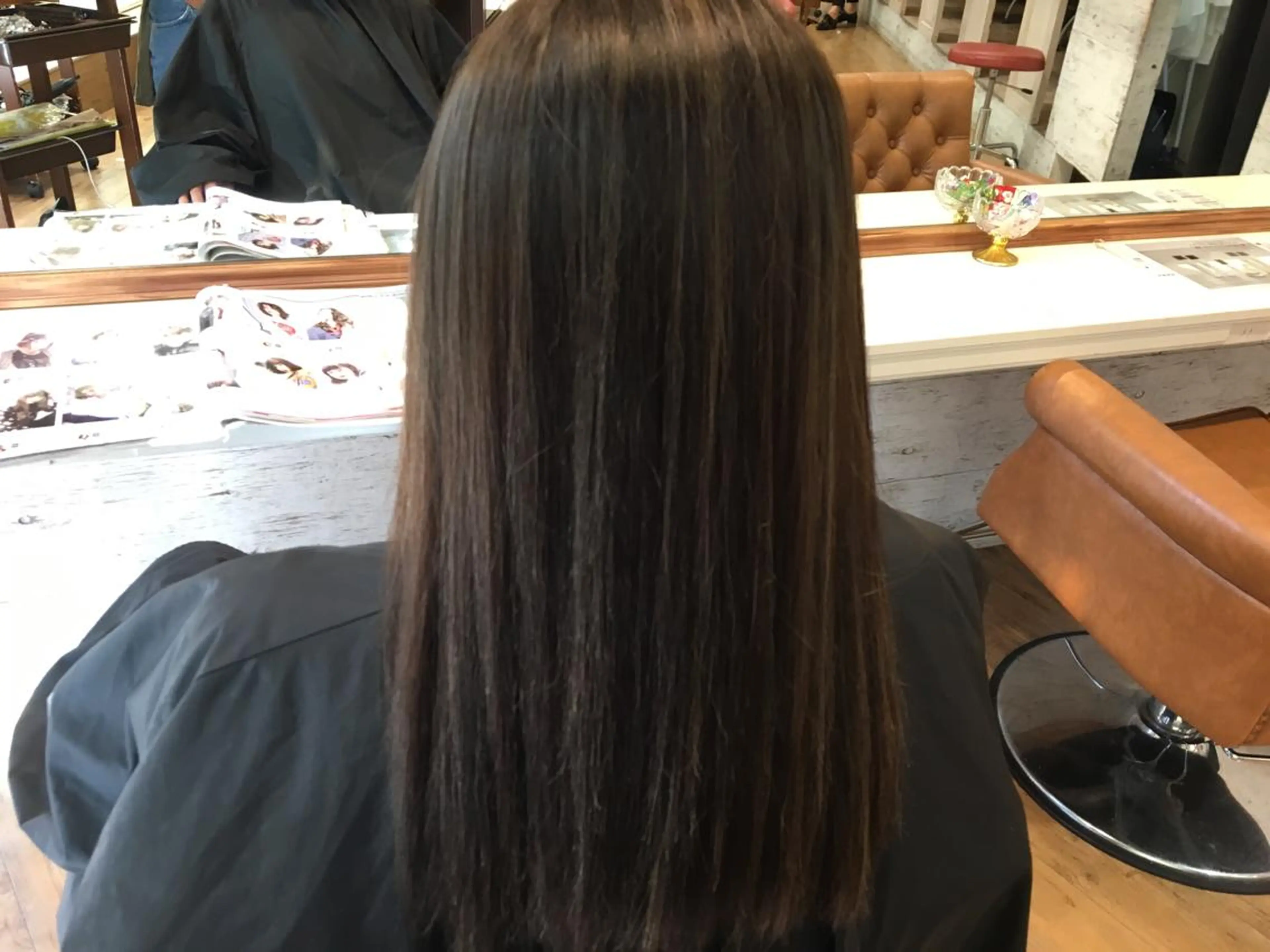 カラー アッシュ ハイライトカラー 池本 弥桜のヘアスタイル