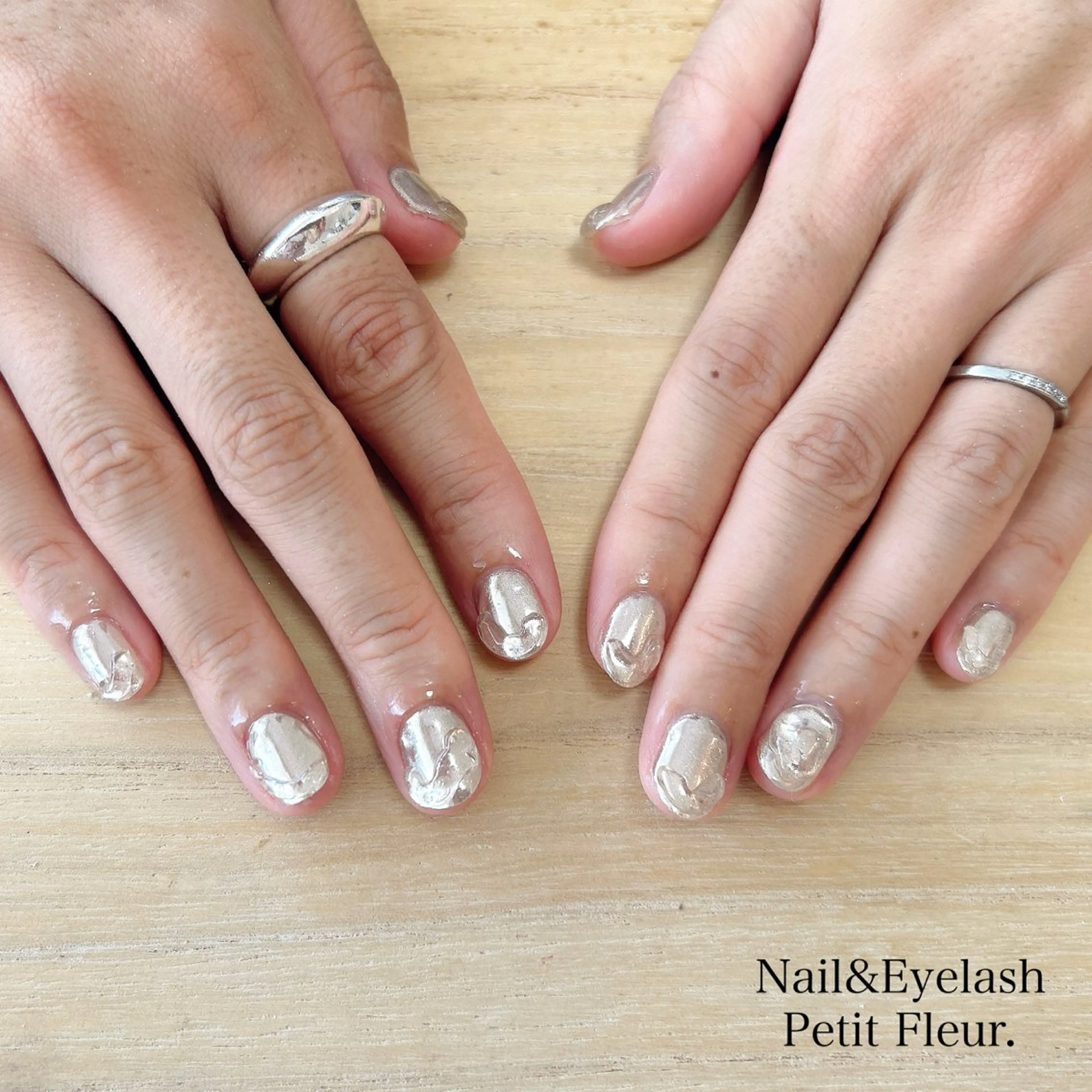 ネイル Petit Fleur所属・青柳 亜梨奈のマツエク・マツパデザイン
