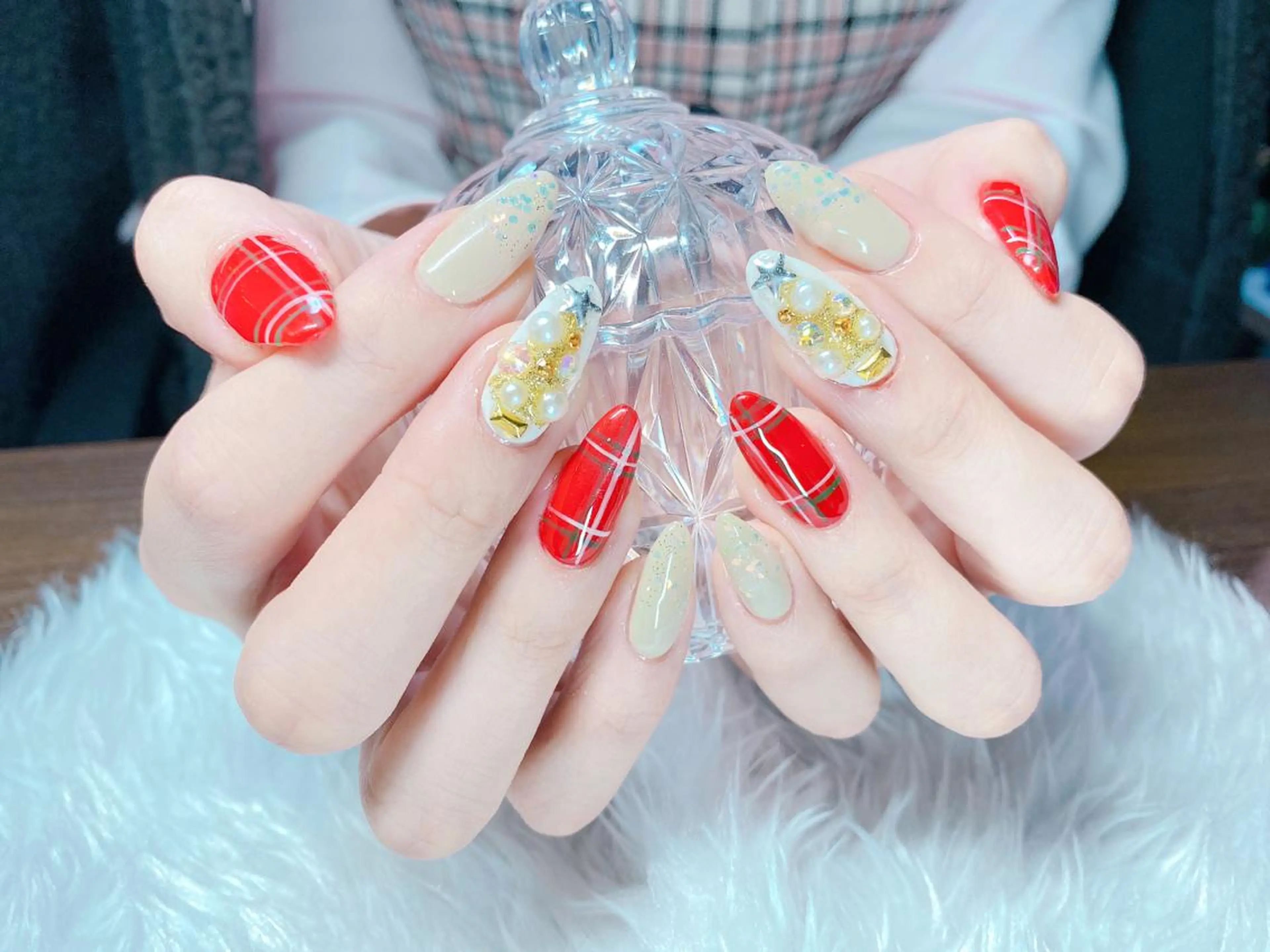 派手好き2本ネイル💅✨爪を見ただけで気分も女子力もワンランクアップ❤の写真