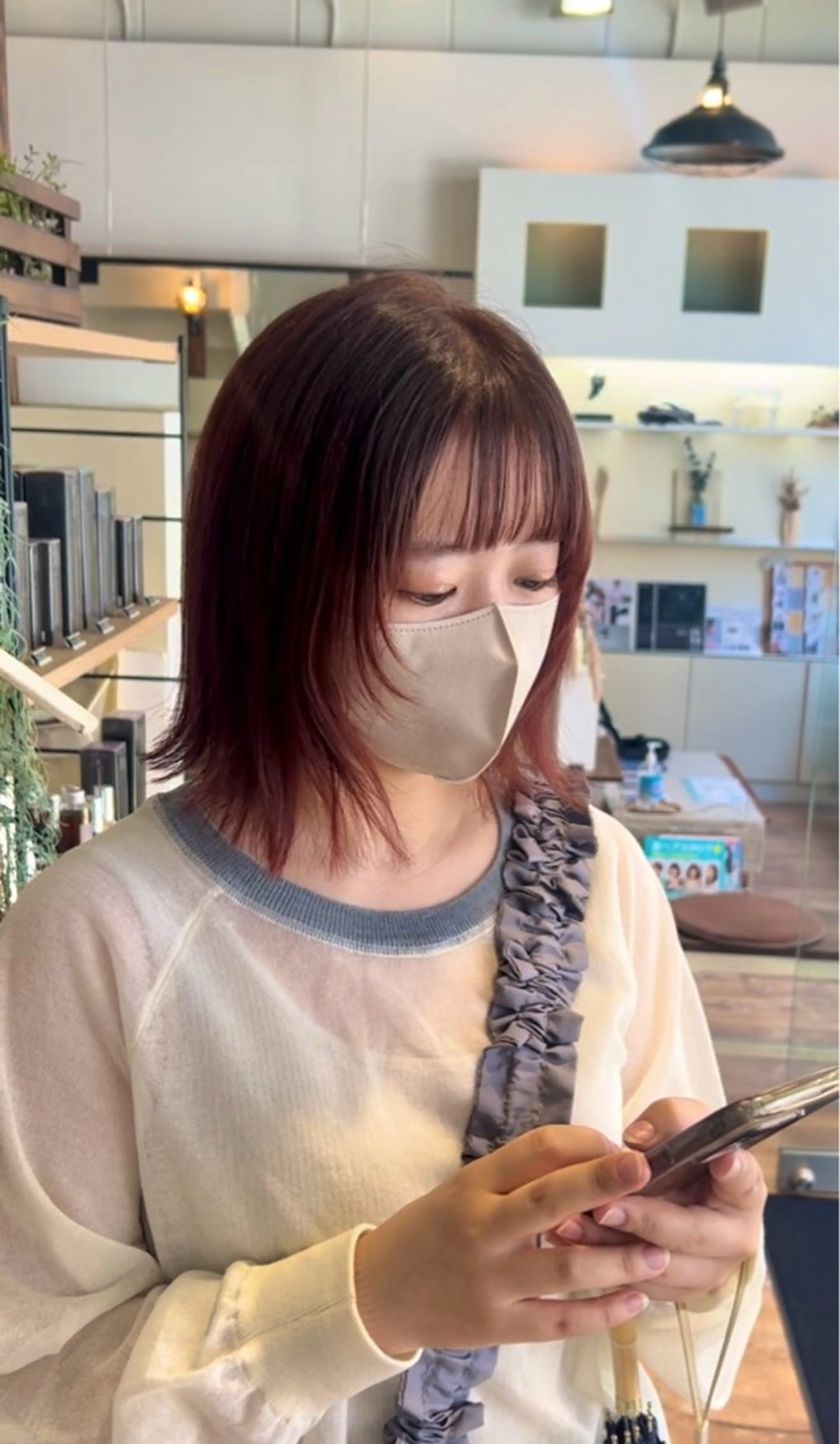 ミディアム カラー ブリーチ ダブルカラー ブリーチなしカラー ピンクカラー カット ヘアカラー 石野 友唯のヘアスタイル