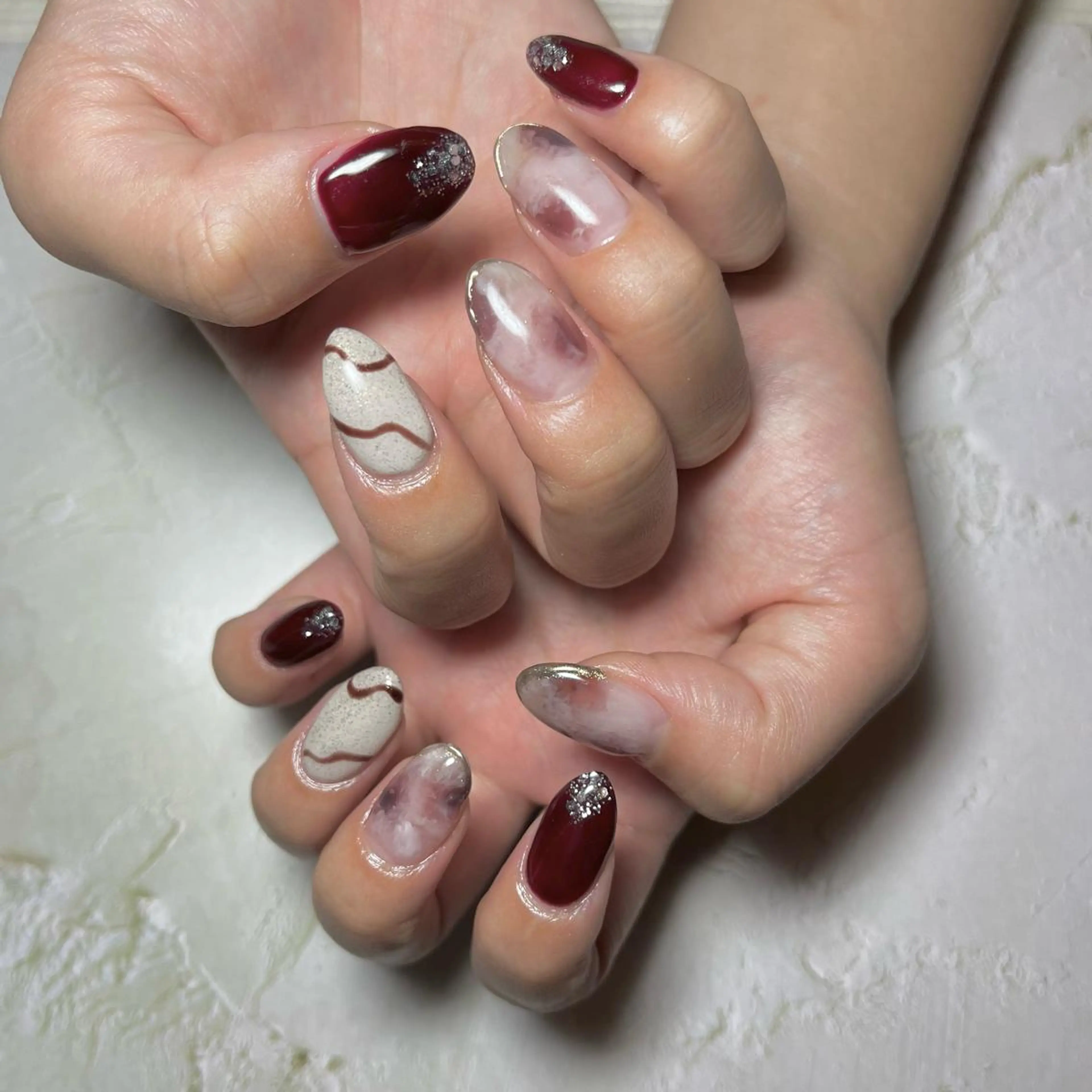 持ち込みデザインネイルお客様がご希望のネイルデザインのお写真を5日くらい前までに送って頂けたらご希望に近づけます😊の写真