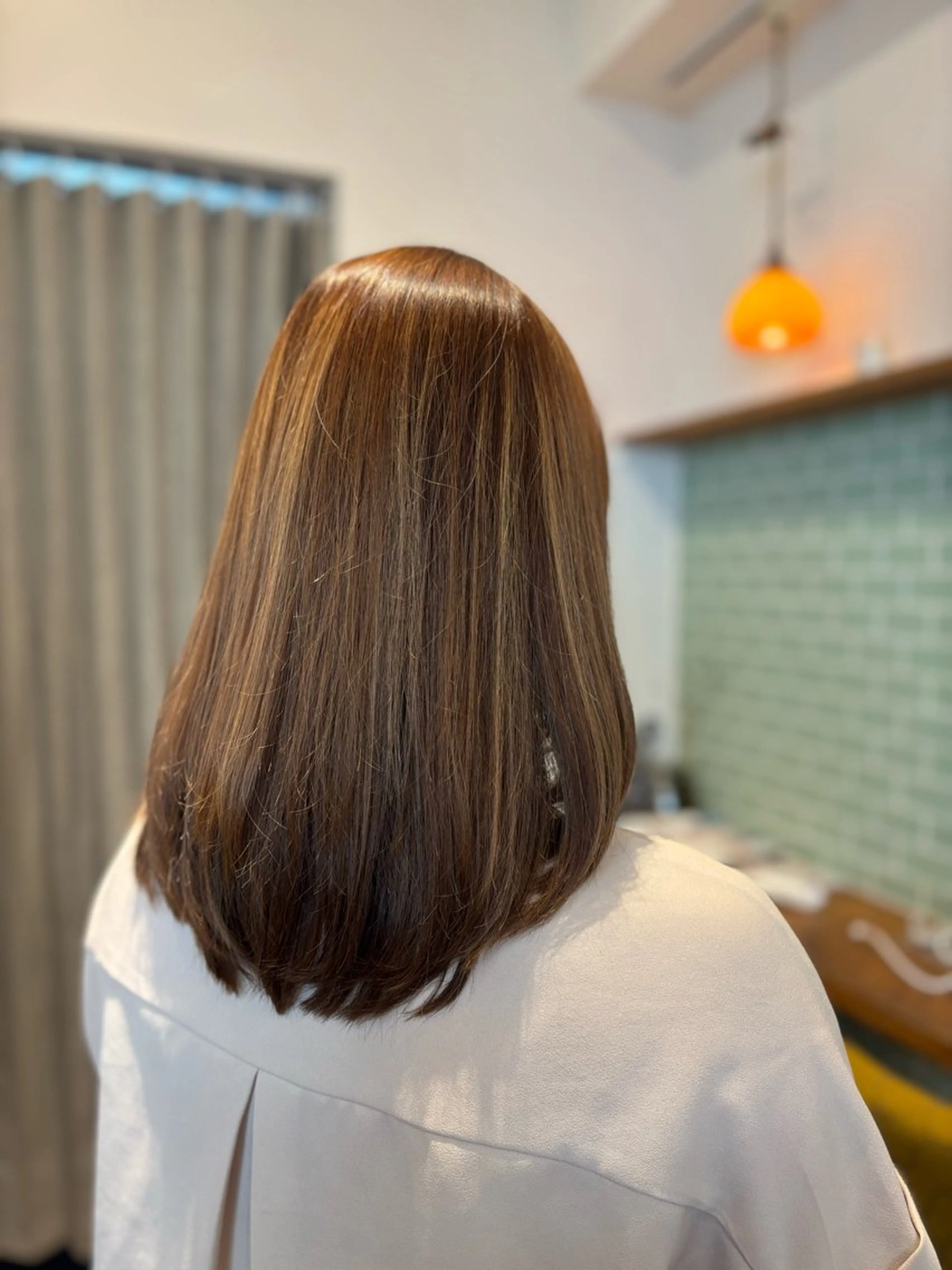 ミディアム ミディアムレイヤー レイヤーカット カネコ ナナミのヘアスタイル