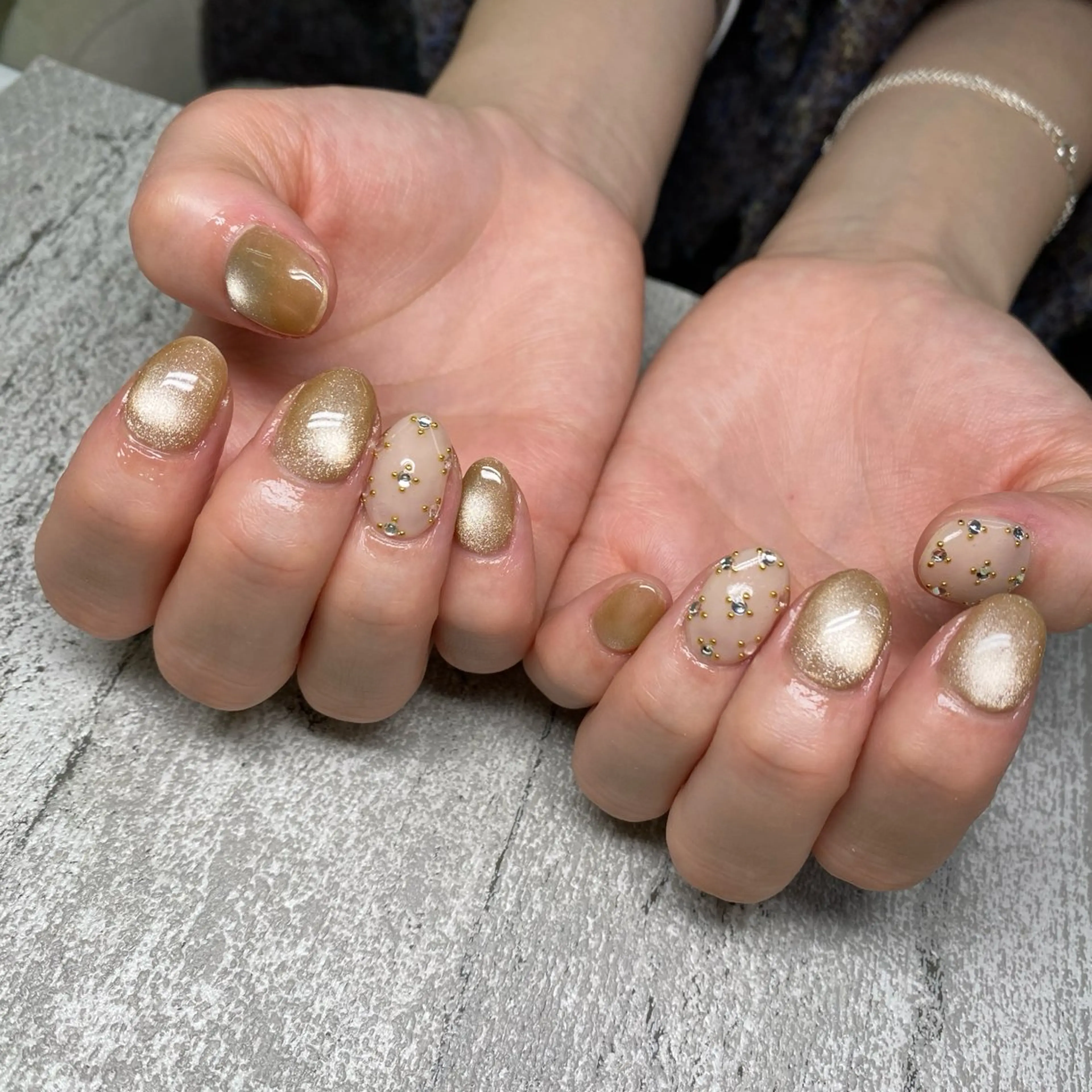 ネイル ハンドネイル Bianca🩶 TAMIYAのネイルデザイン