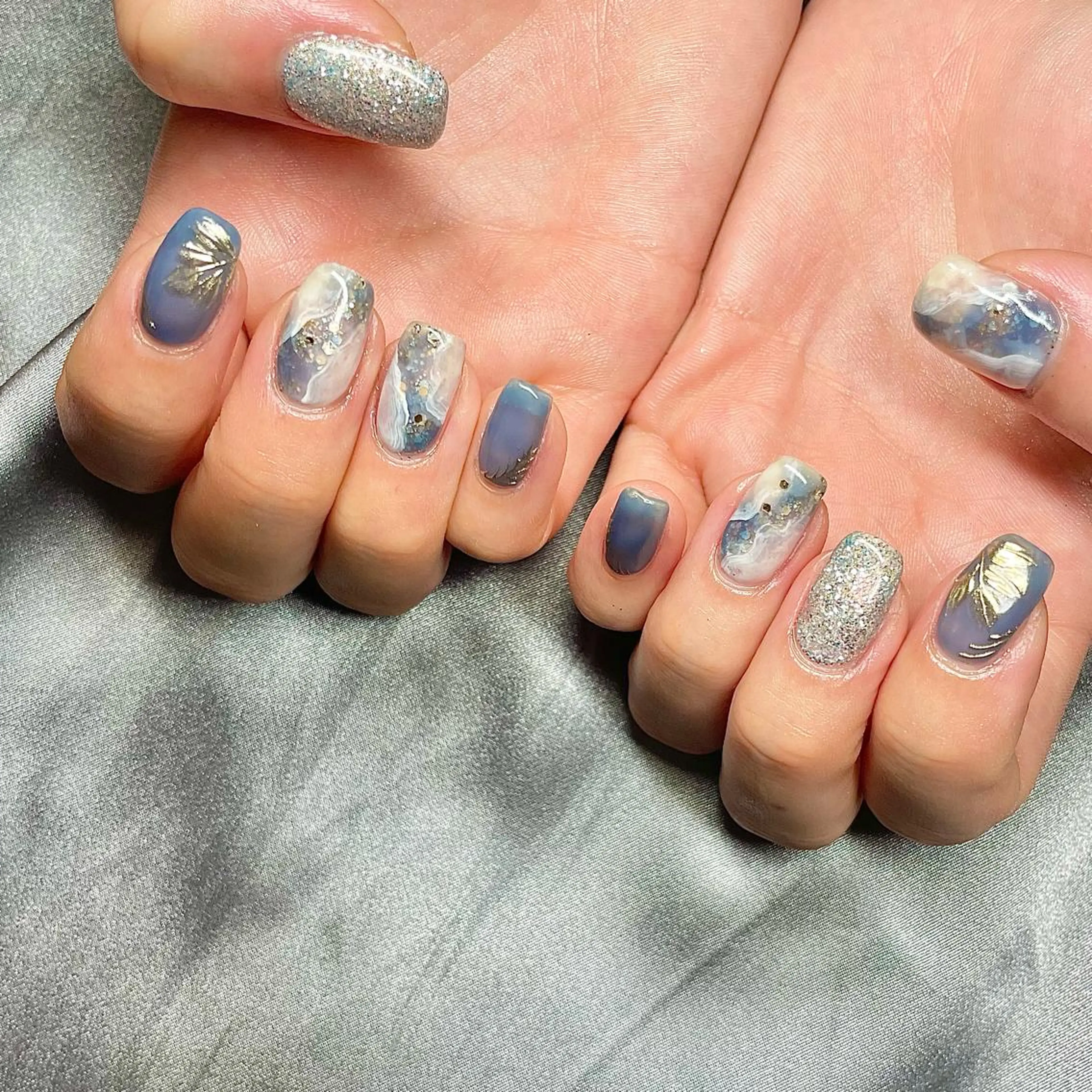 ミディアム カラー パーマ ヘアアレンジ メンズ キッズ ネイル マツエク・マツパ アイブロウ ブルーカラー ブルー ストーンネイル nail&eye Aoのマツエク・マツパデザイン