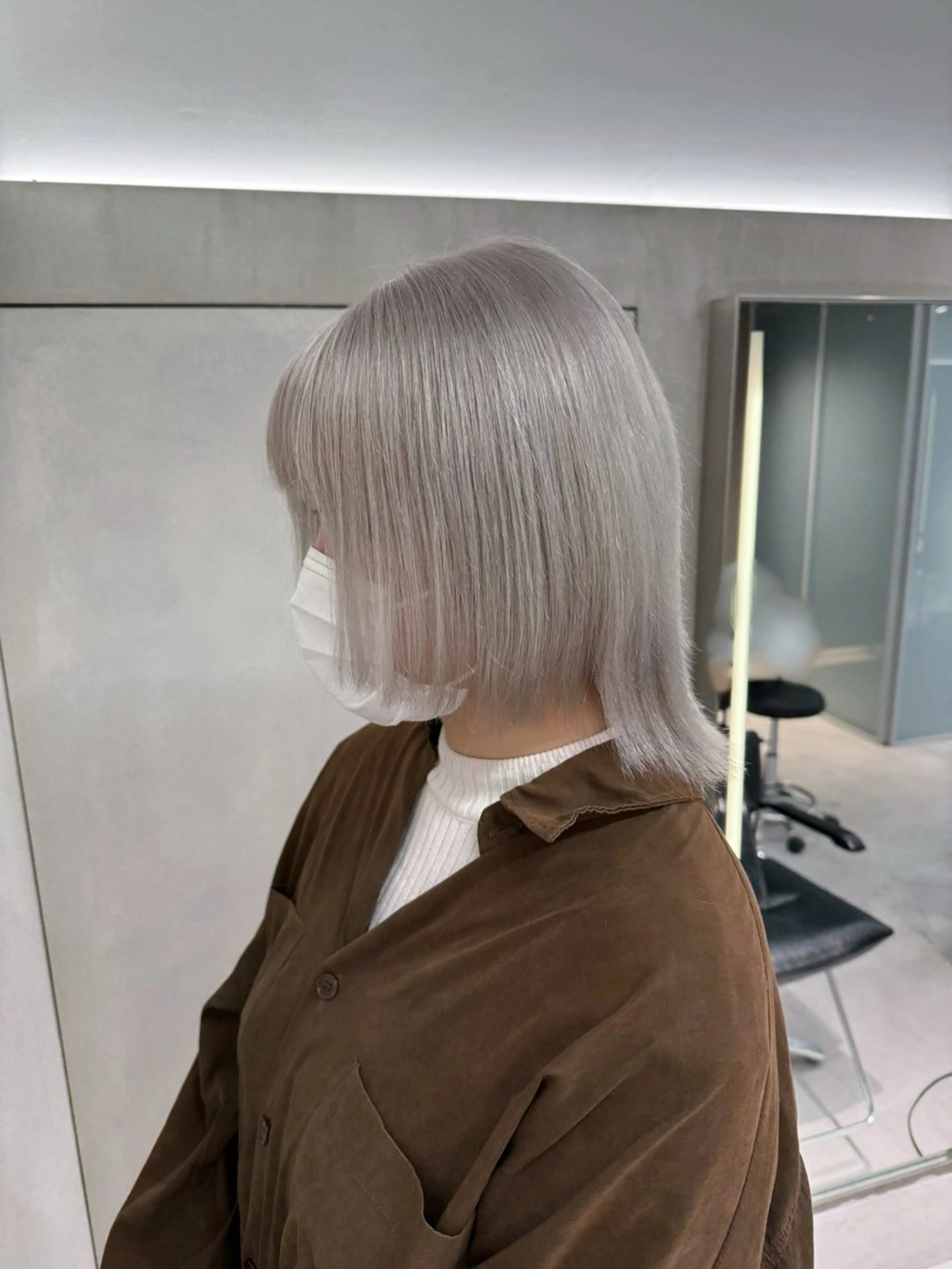 ショート カラー ブリーチ シルバー ホワイトシルバー ヘアカラー トリートメント 🤍haruna 🤍SUIのヘアスタイル