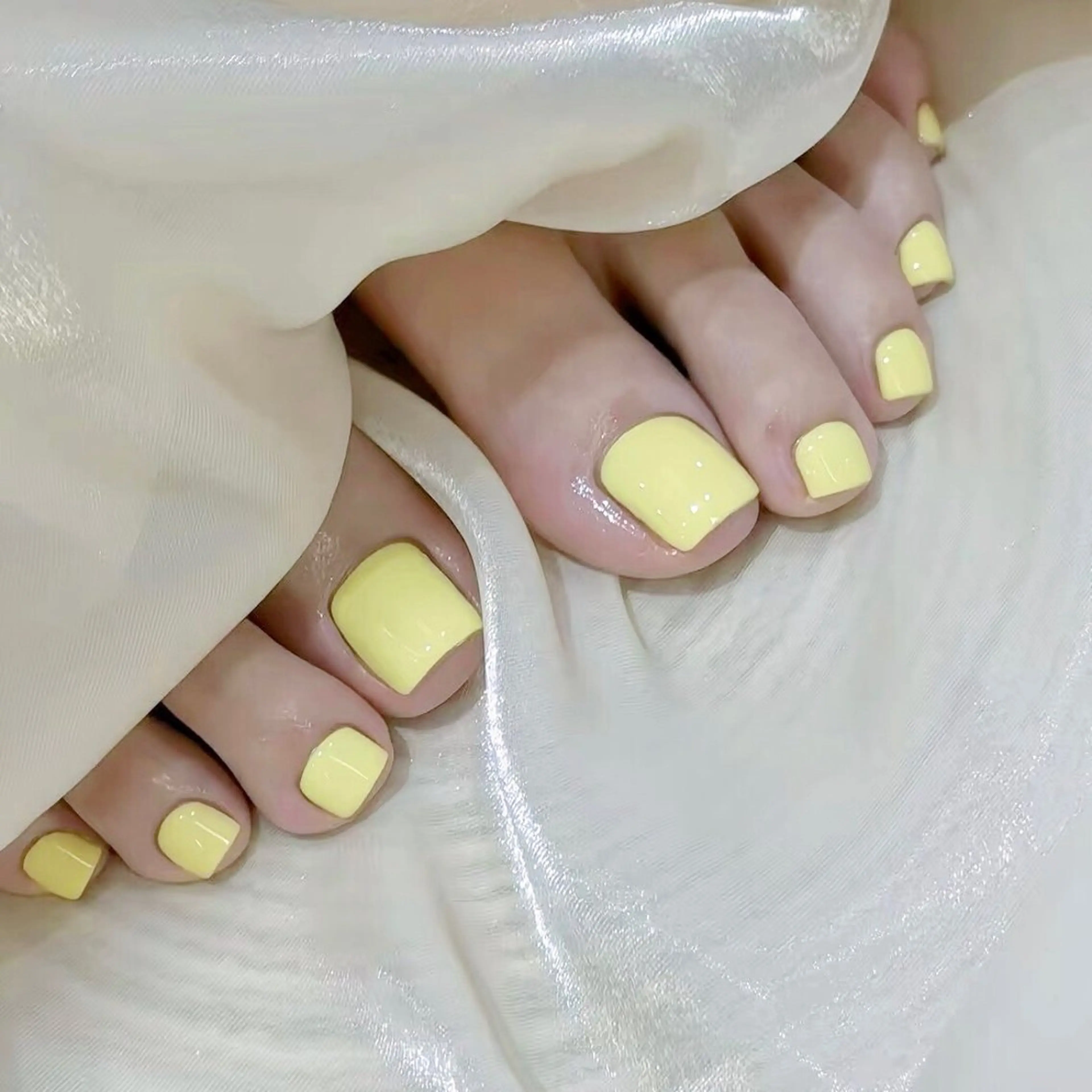 👣FOOT🎨🩴ワンカラーorラメ🩴🎨 見せたくなる足元へ✨フットバス+ケア込みの写真