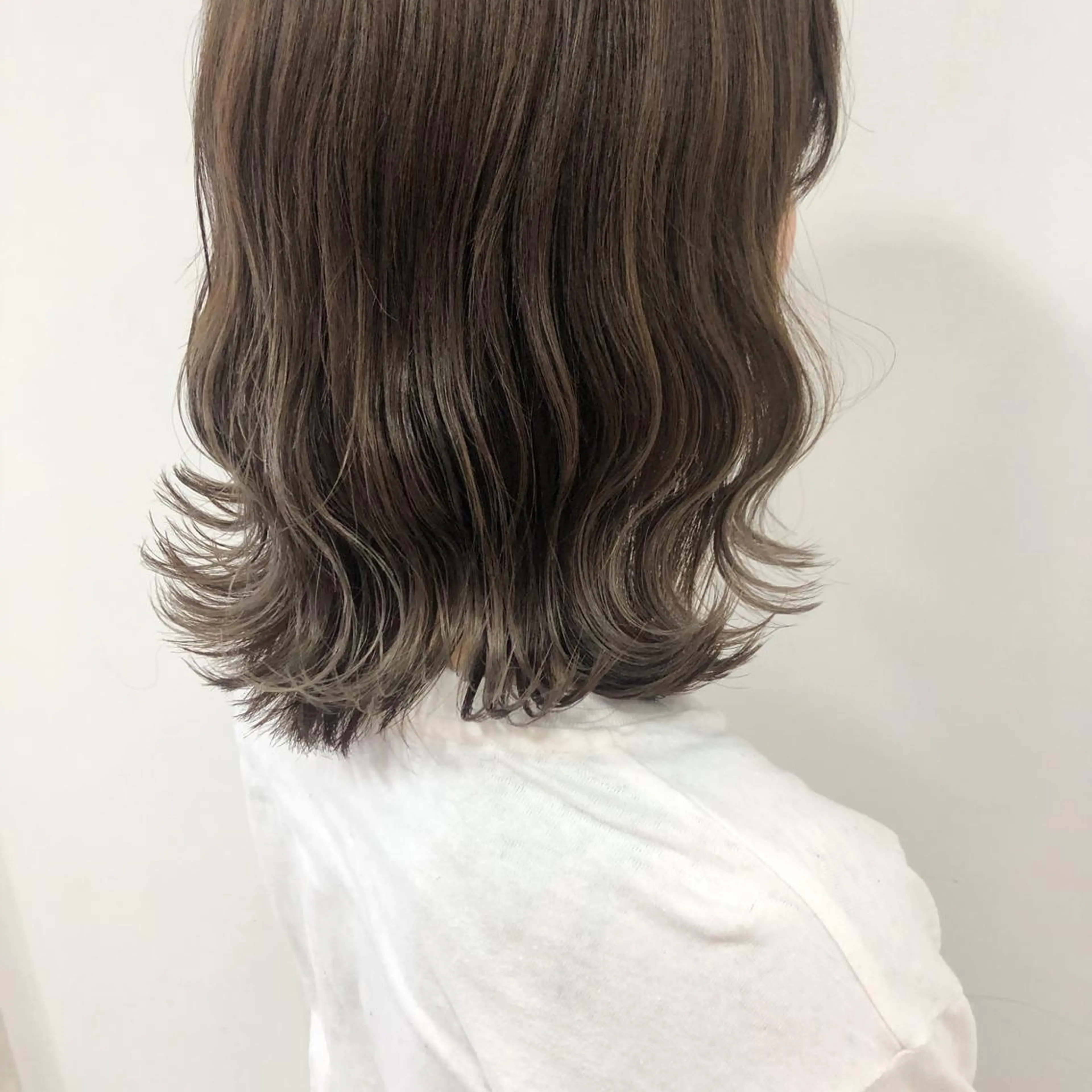 ミディアム カラー GLROW haruhiのヘアスタイル