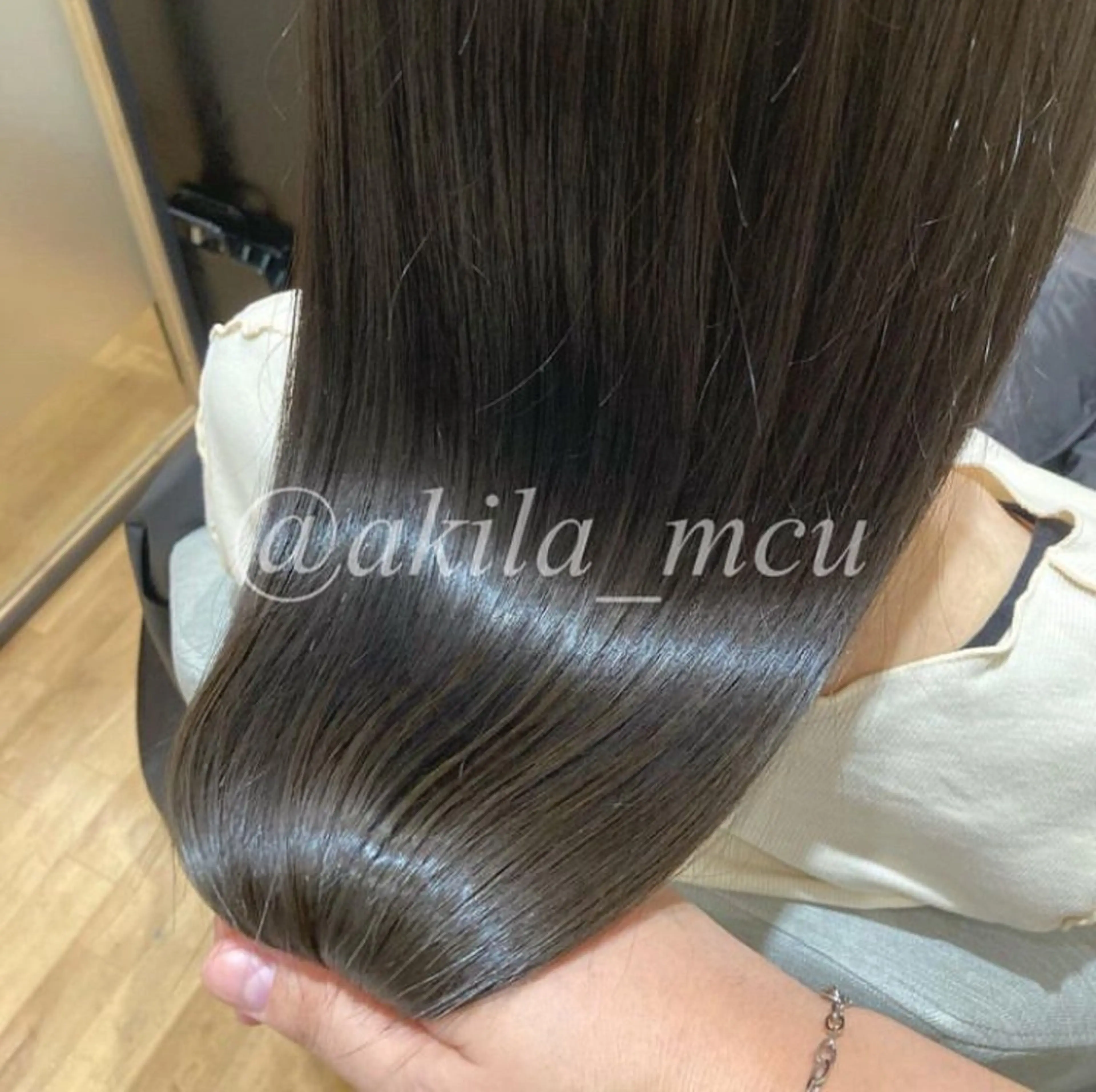 ロング カラー ヘアアレンジ アッシュ 透明感カラー グレージュ 髪質改善 トリートメント エグチ アキラのヘアスタイル