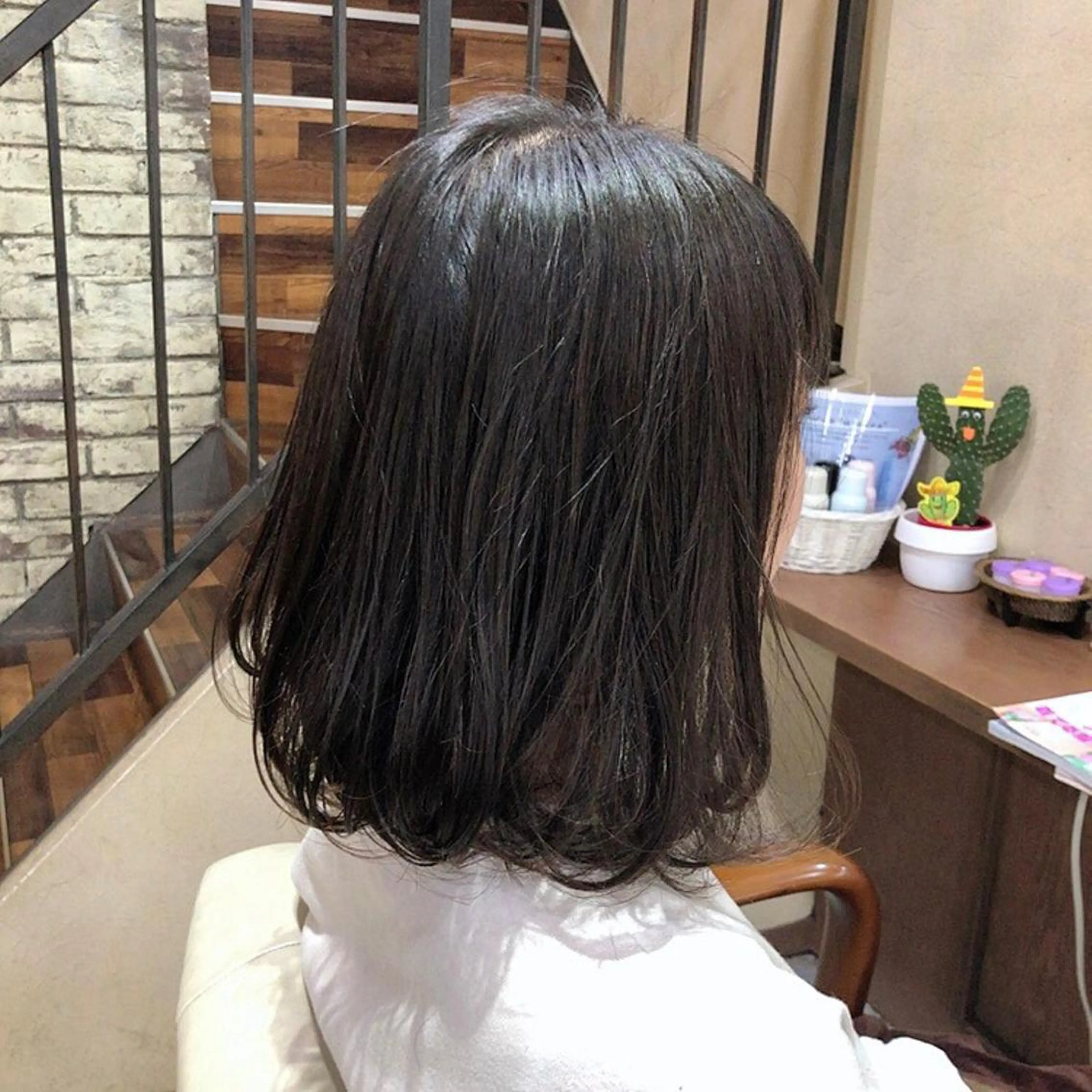 ミディアム 千葉 涼のヘアスタイル