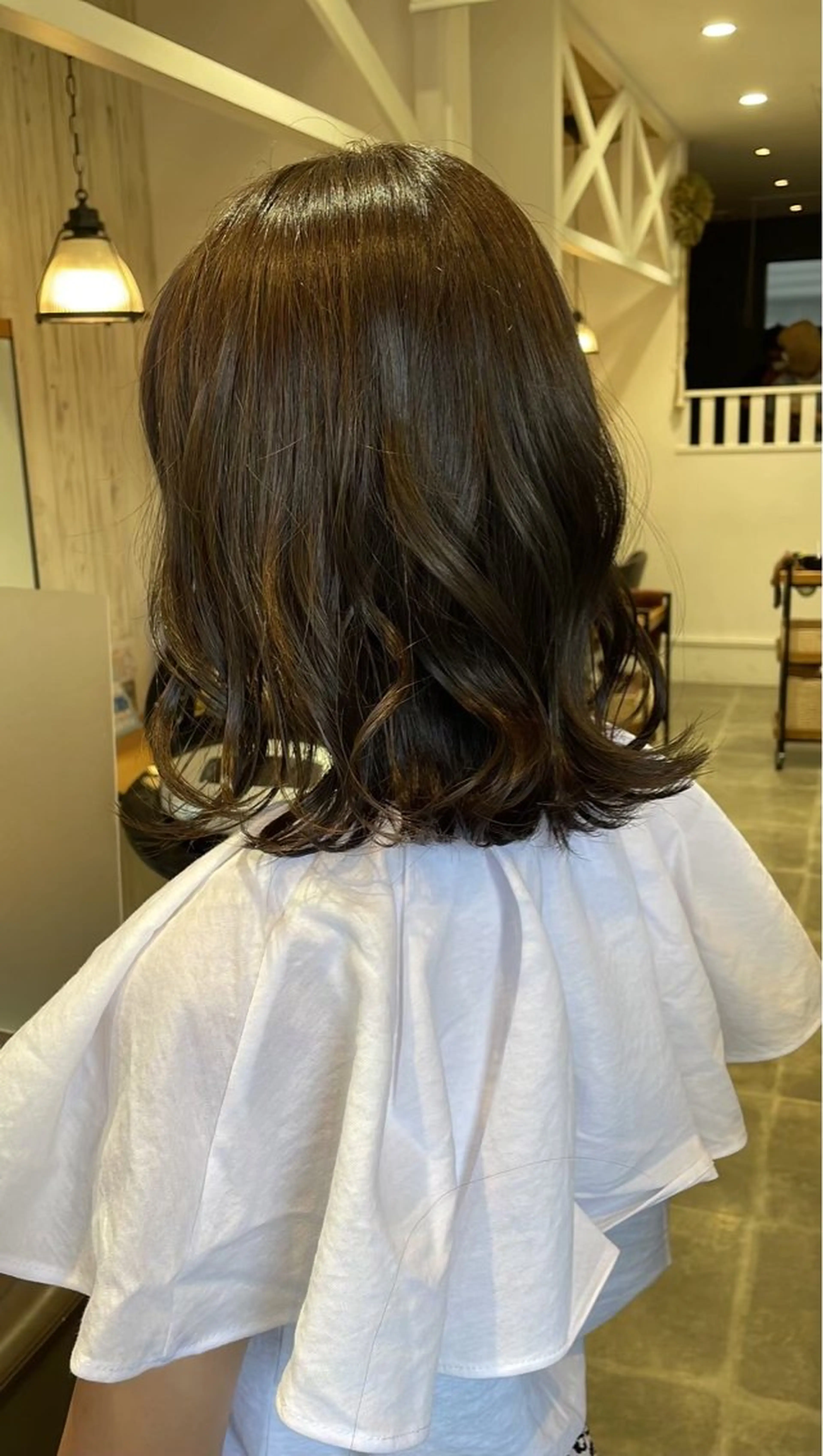 ミディアム カラー 飯田 真季のヘアスタイル