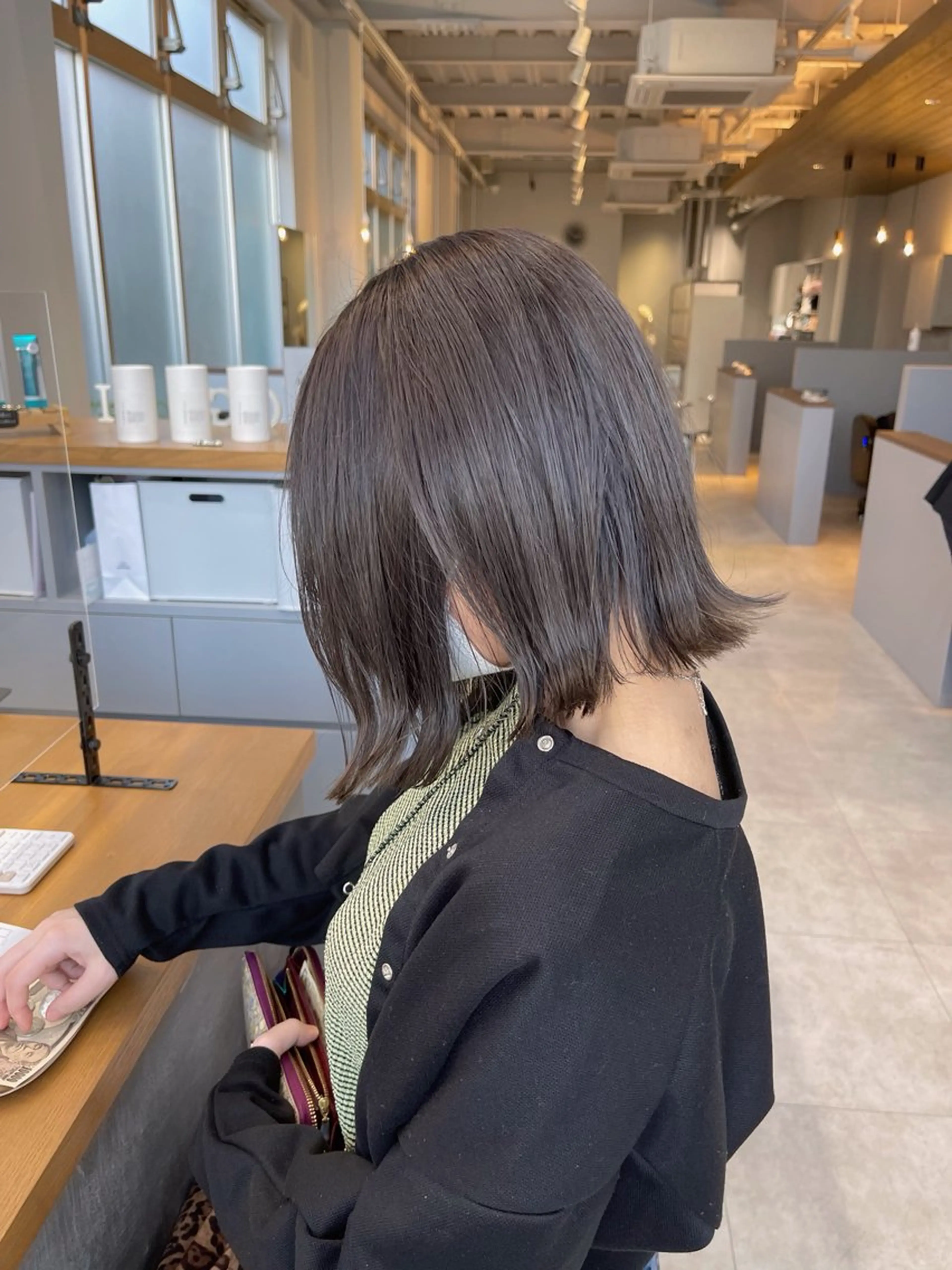 ミディアム 切りっぱなしボブ ボブ カット ヘアカラー 石原圭悟 /ショート/艶カラーのヘアスタイル