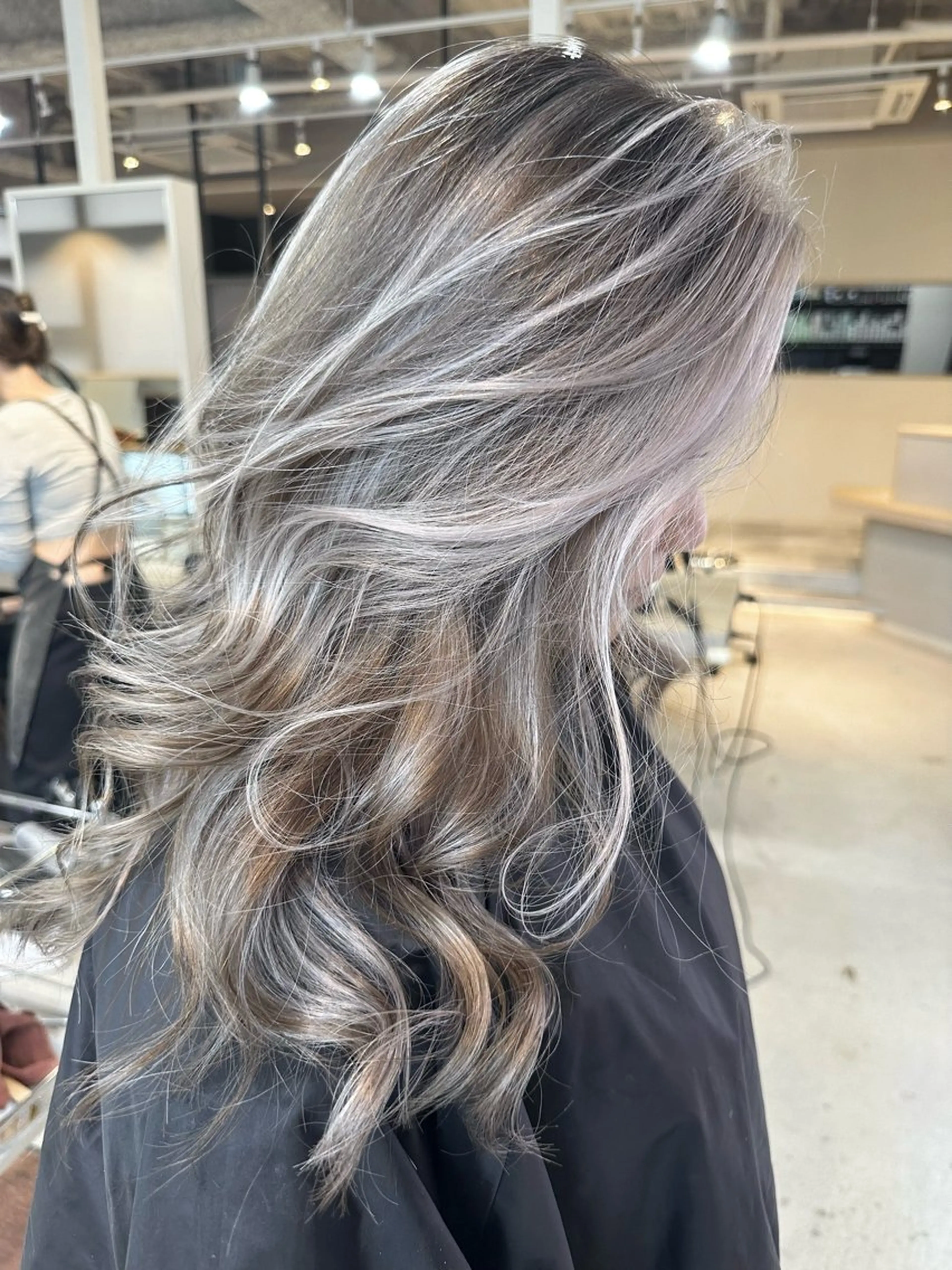 セミロング カラー ヘアカラー トリートメント 井上 一平のヘアスタイル