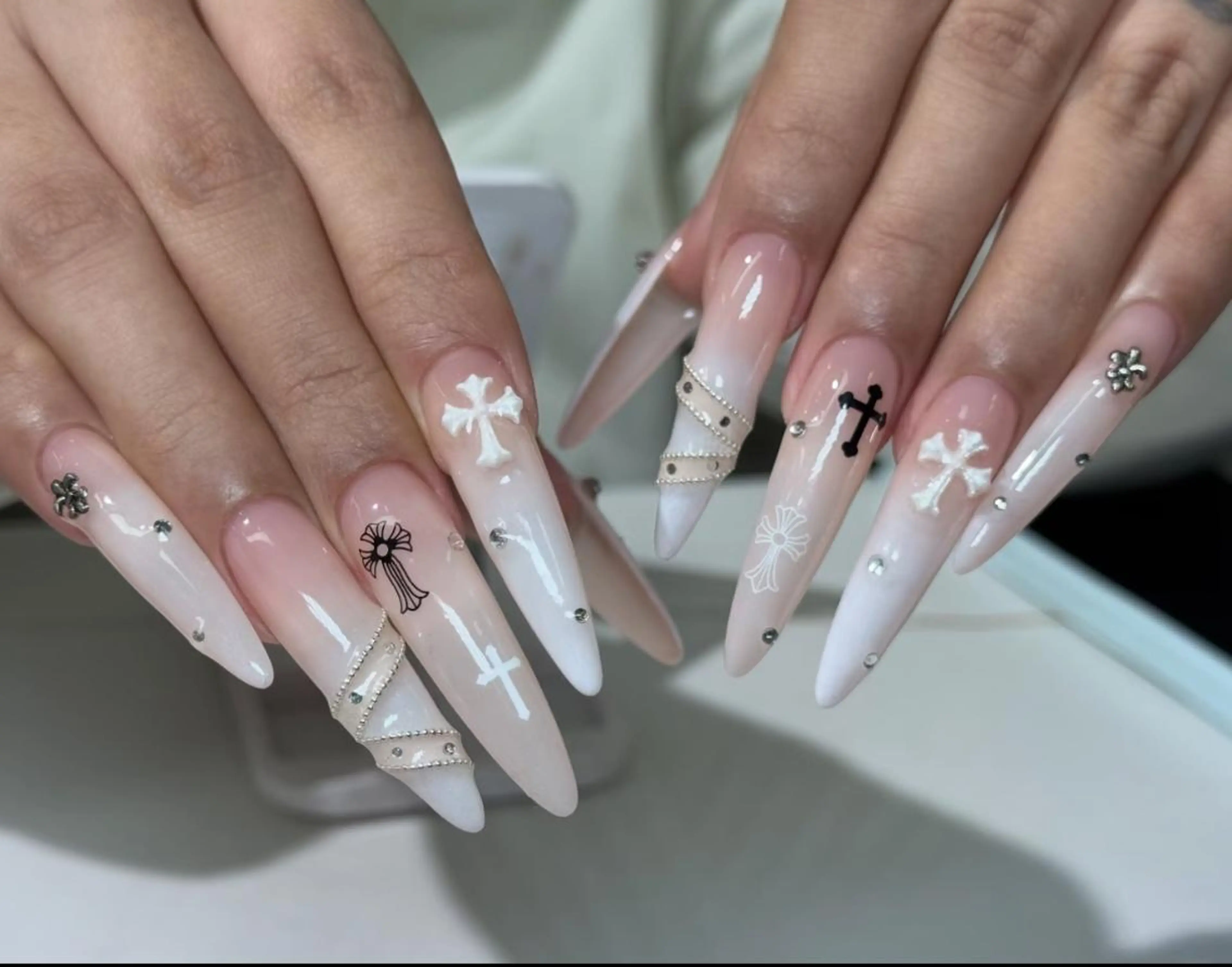 ネイル ハンドネイル ル ルのネイルデザイン