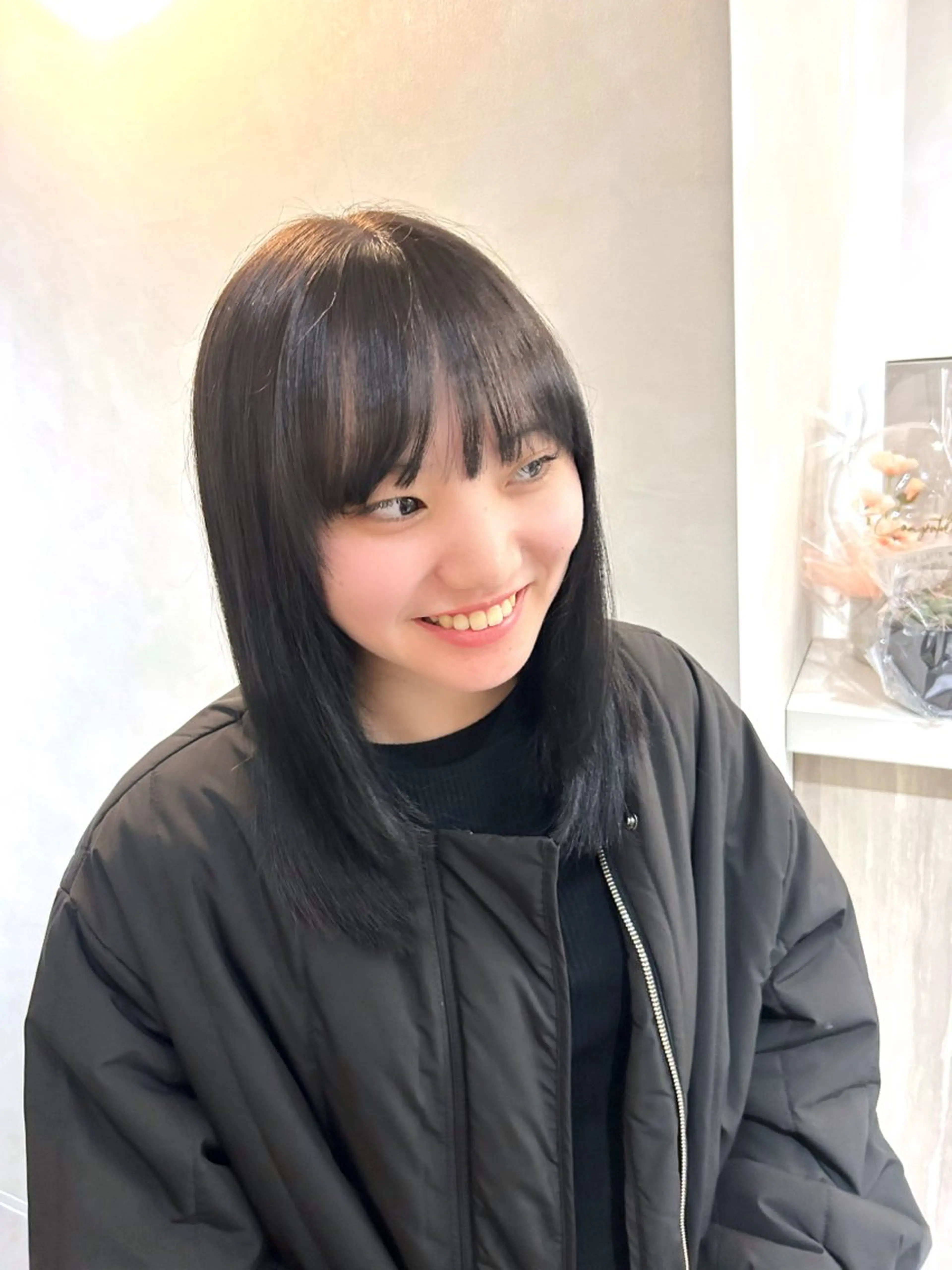 ミディアム カラー 黒髪 ブルーカラー ブルーブラック SIGMA LATTE所属・光岡 光のヘアスタイル