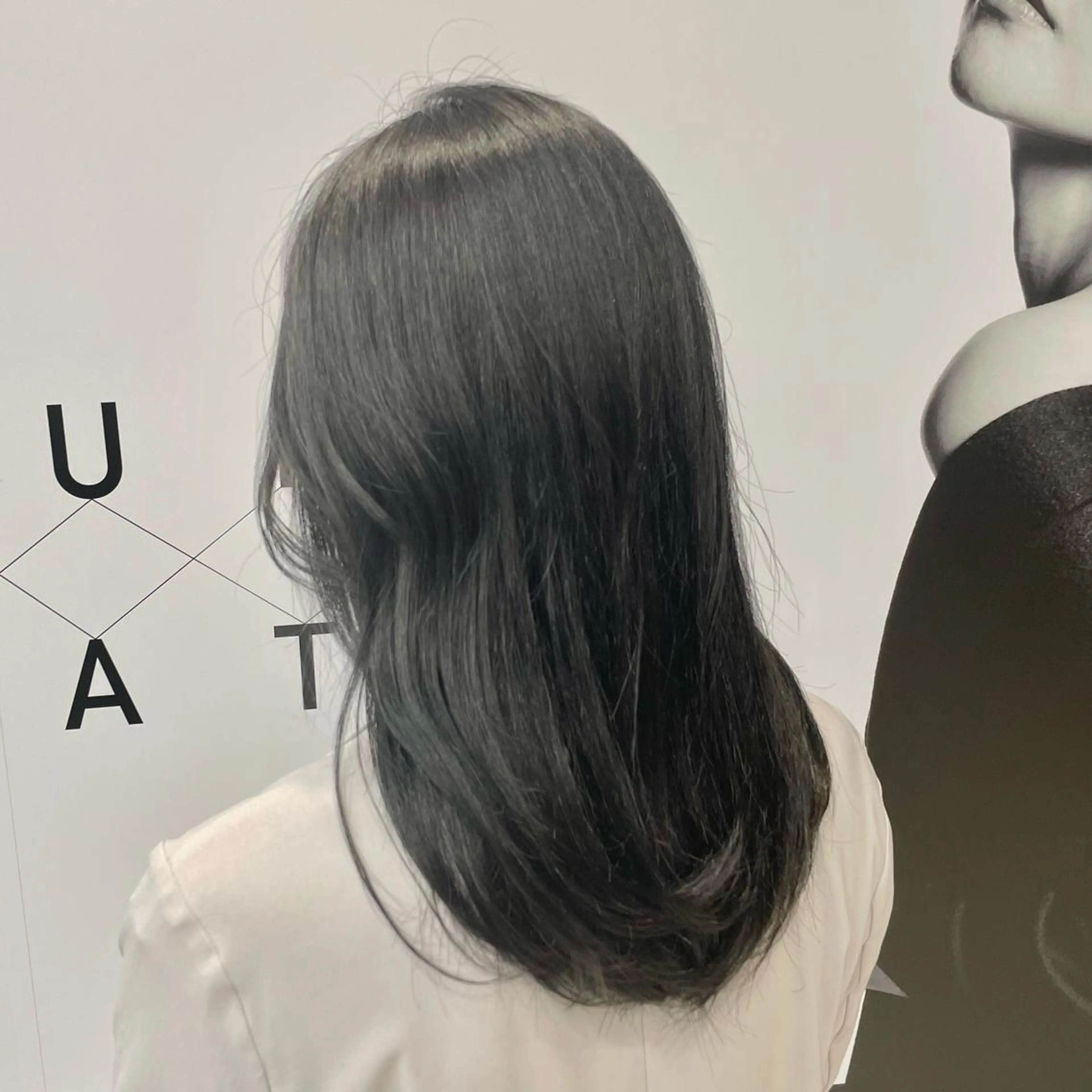 ロング カラー 透明感カラー ダークグレー ヘアカラー HARUKI MINATO Japan SENDAI所属・🌈【透明感・韓国 ヘア】がっきー🌈のヘアスタイル