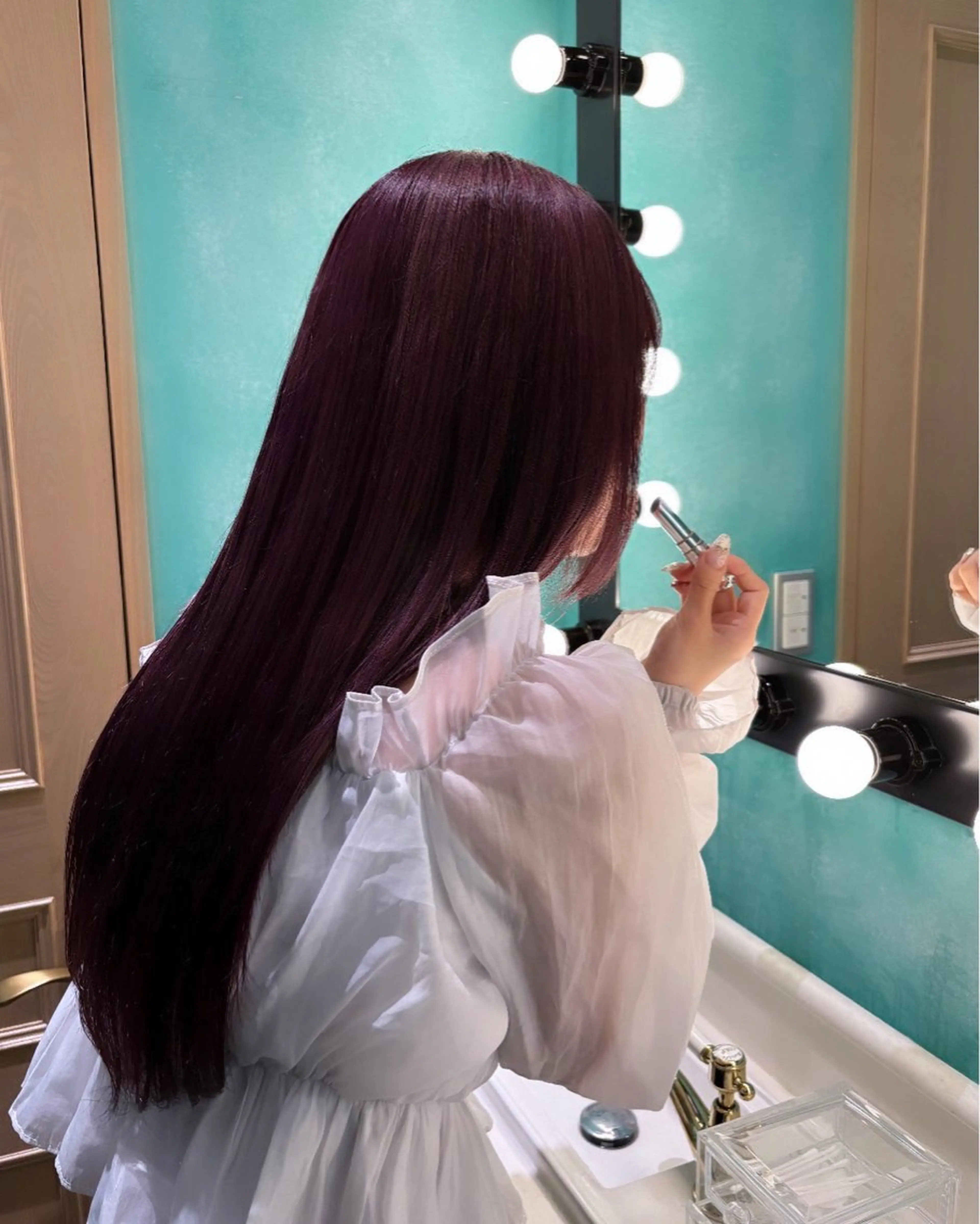 ロング カラー SAKI⭐️ブリーチ ・デザインカラー⭐️のヘアスタイル