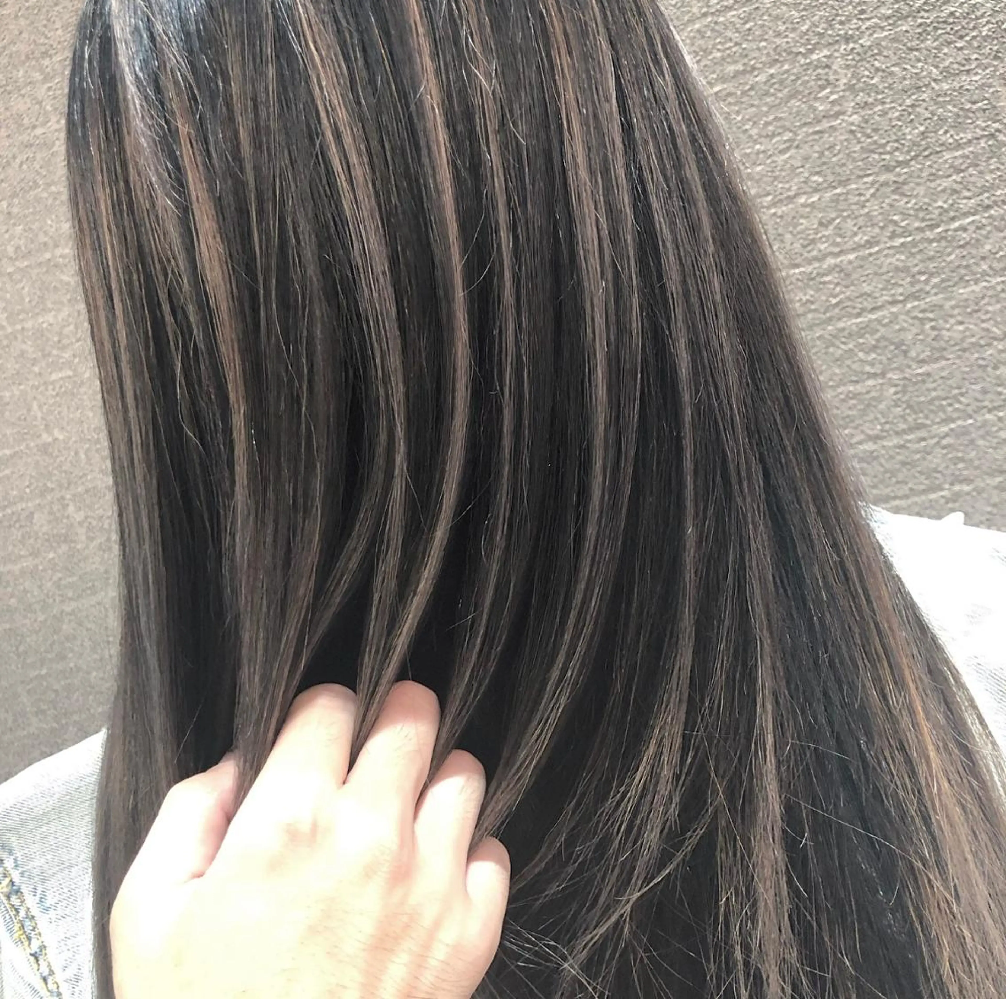 ミディアム カラー ヘアアレンジ シールエクステ バレイヤージュ デザインカラー ハイライトカラー エクステ アンドウ ユウ/ レイヤーカット/韓国のヘアスタイル