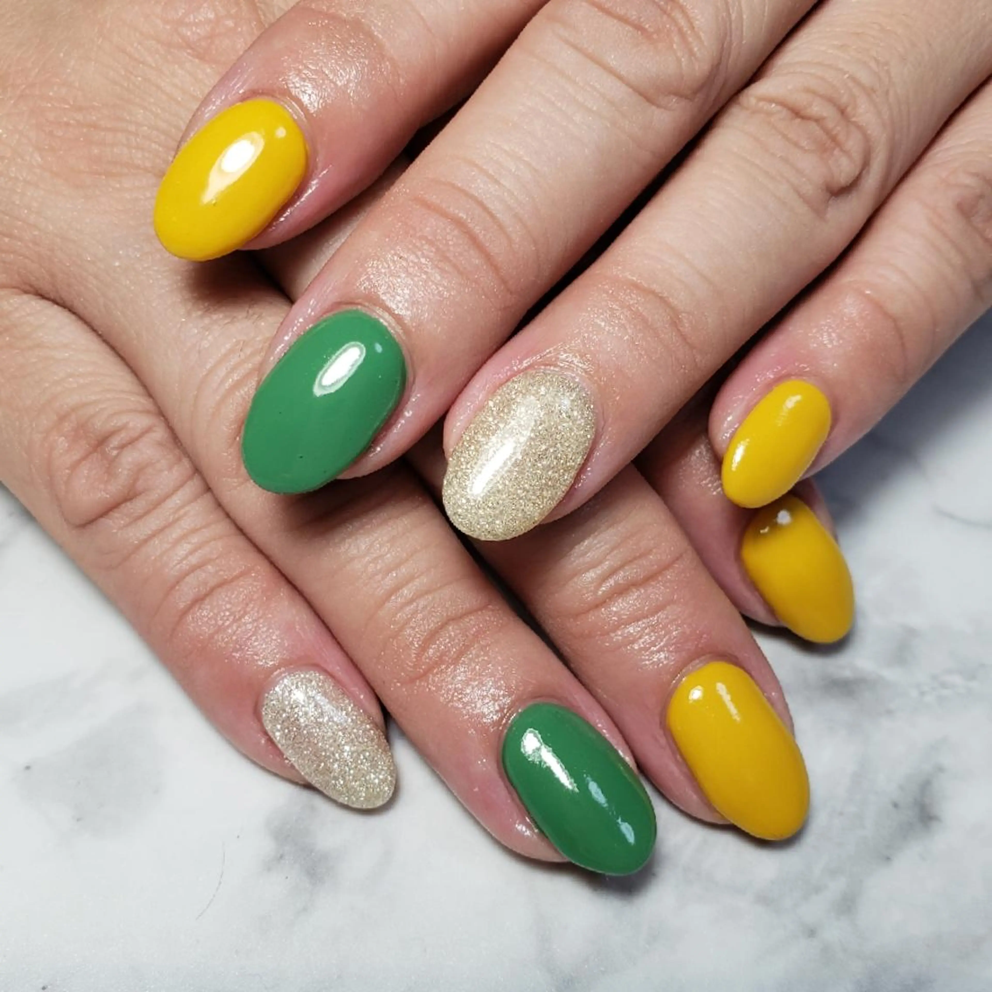 ネイル ワンカラーネイル ビジュード ネイルのネイルデザイン