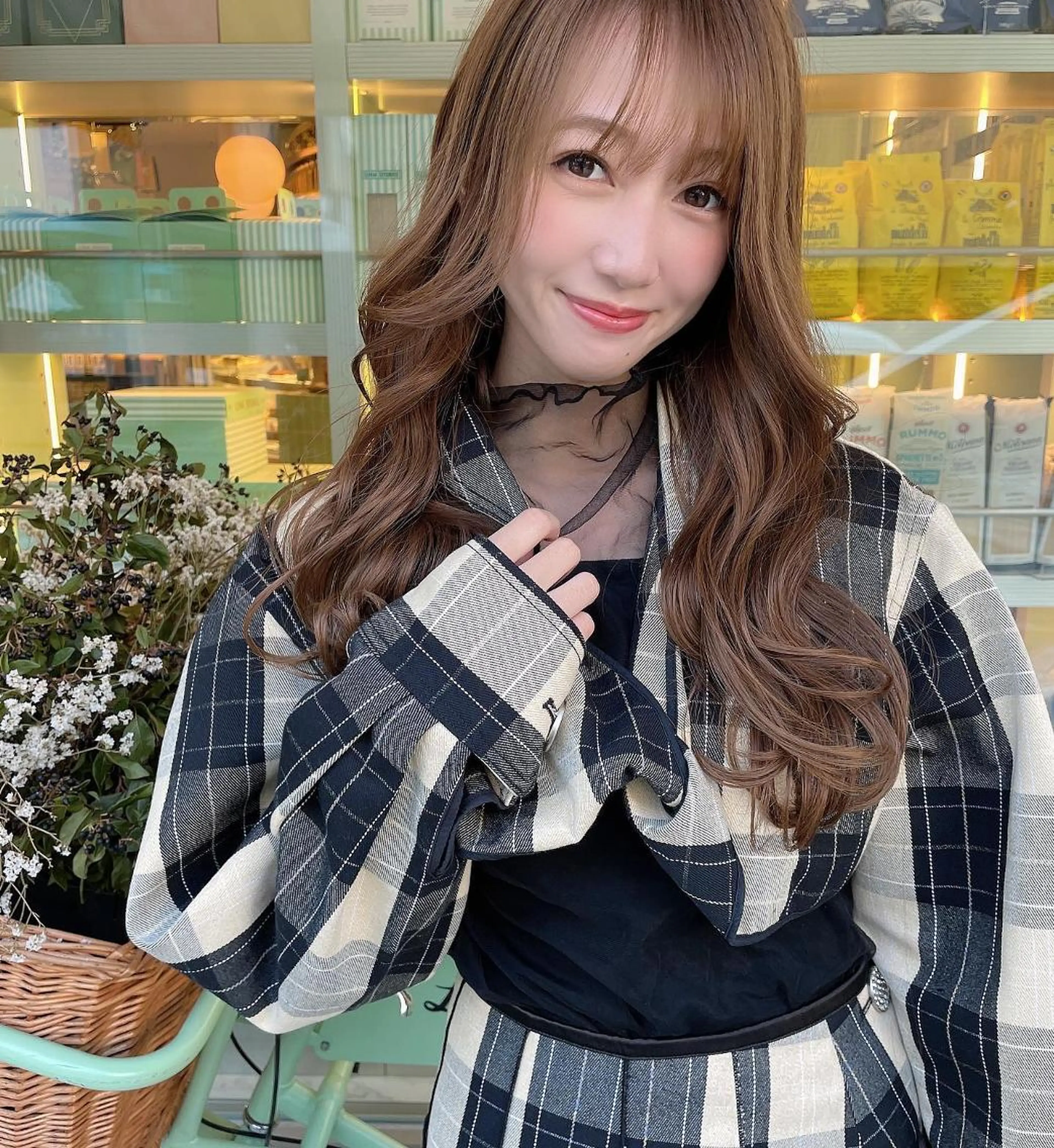 ミディアム カラー ヘアアレンジ ミディアムパーマ ベージュカラー 透明感カラー ハイライトカラー ミルクティーベージュ 韓国/髪質改善💘 櫻井かれんのヘアスタイル