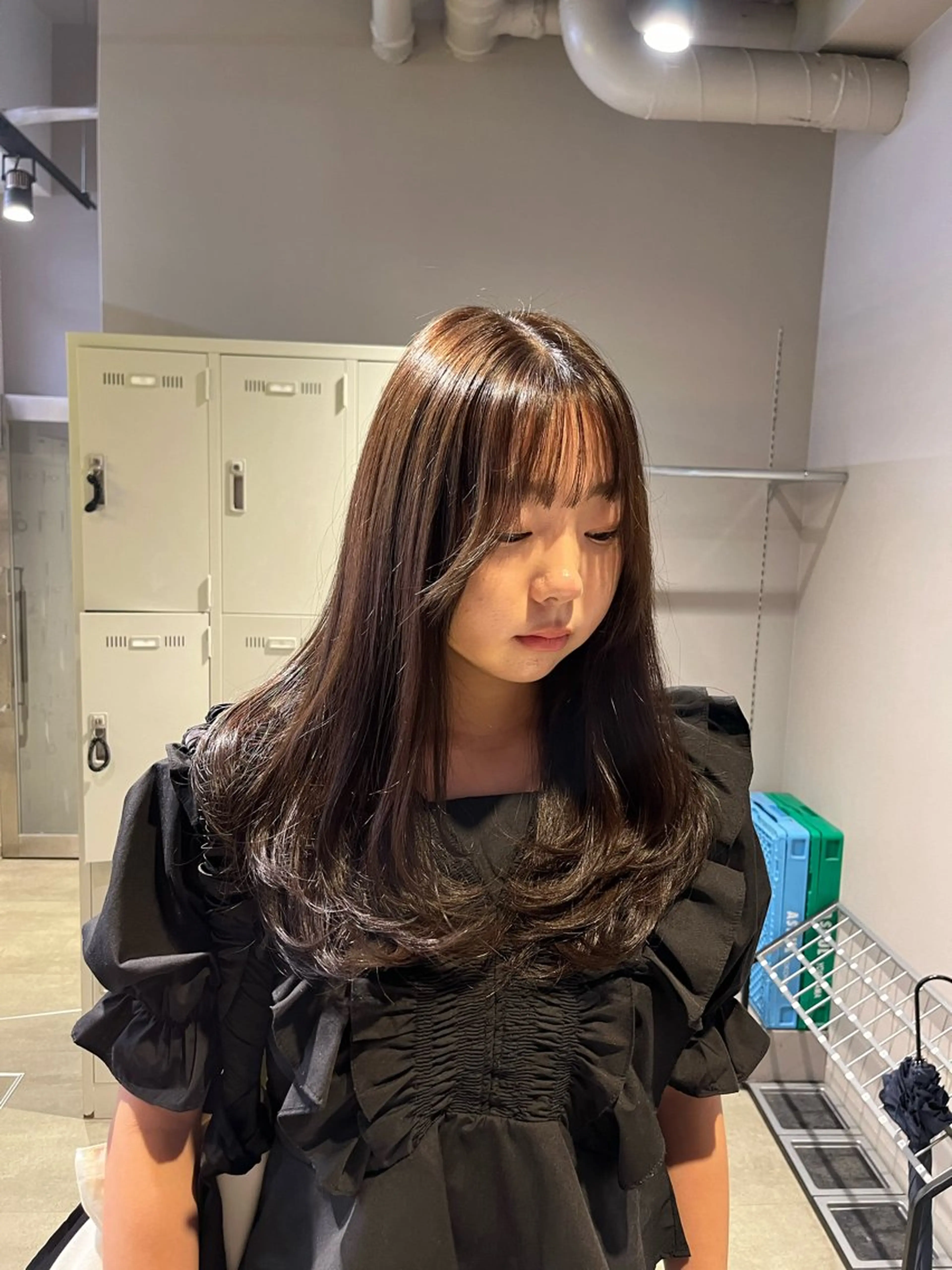 セミロング カット ヘアカラー トリートメント ヘッドスパ ヘアセット 寒色＆ブリーチ特化 寒色MiOのヘアスタイル