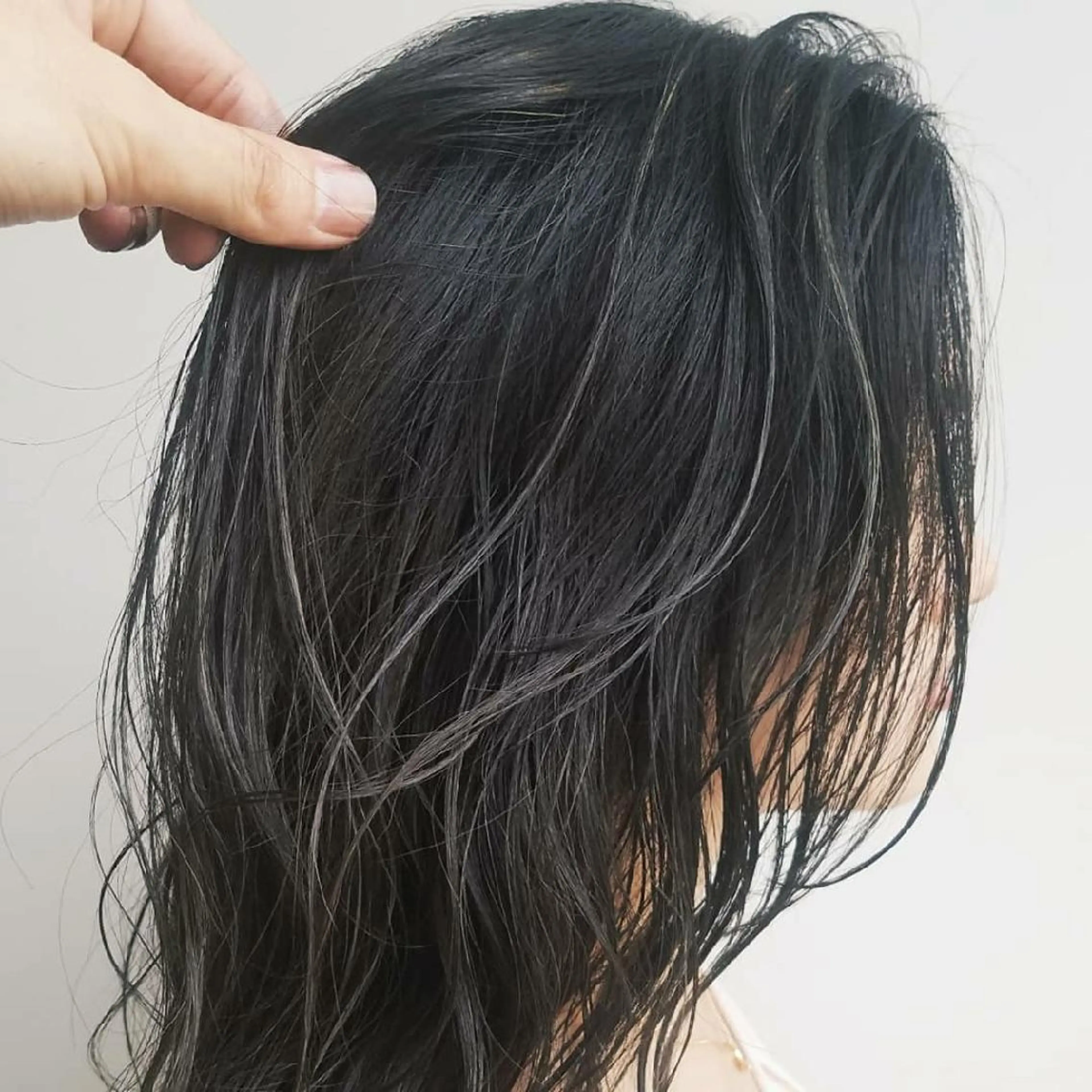 ミディアム カラー ダークグレー ハイライトカラー ハイライト iplus✴ まつげ、眉毛、耳つぼのマツエク・マツパデザイン