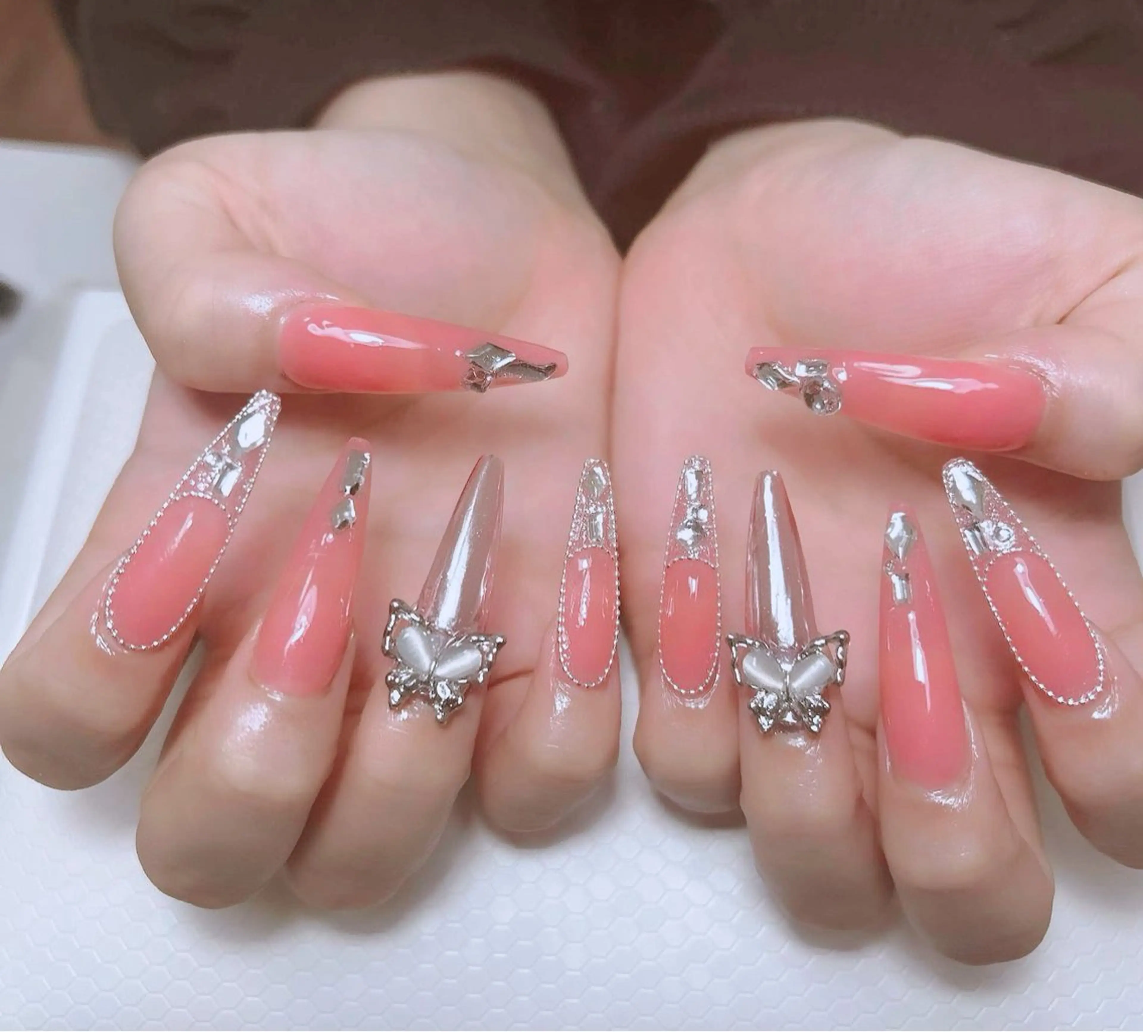 ネイル フットネイル フレンチネイル 韓国ネイル ロングネイル マグネットネイル Lee _nailのネイルデザイン