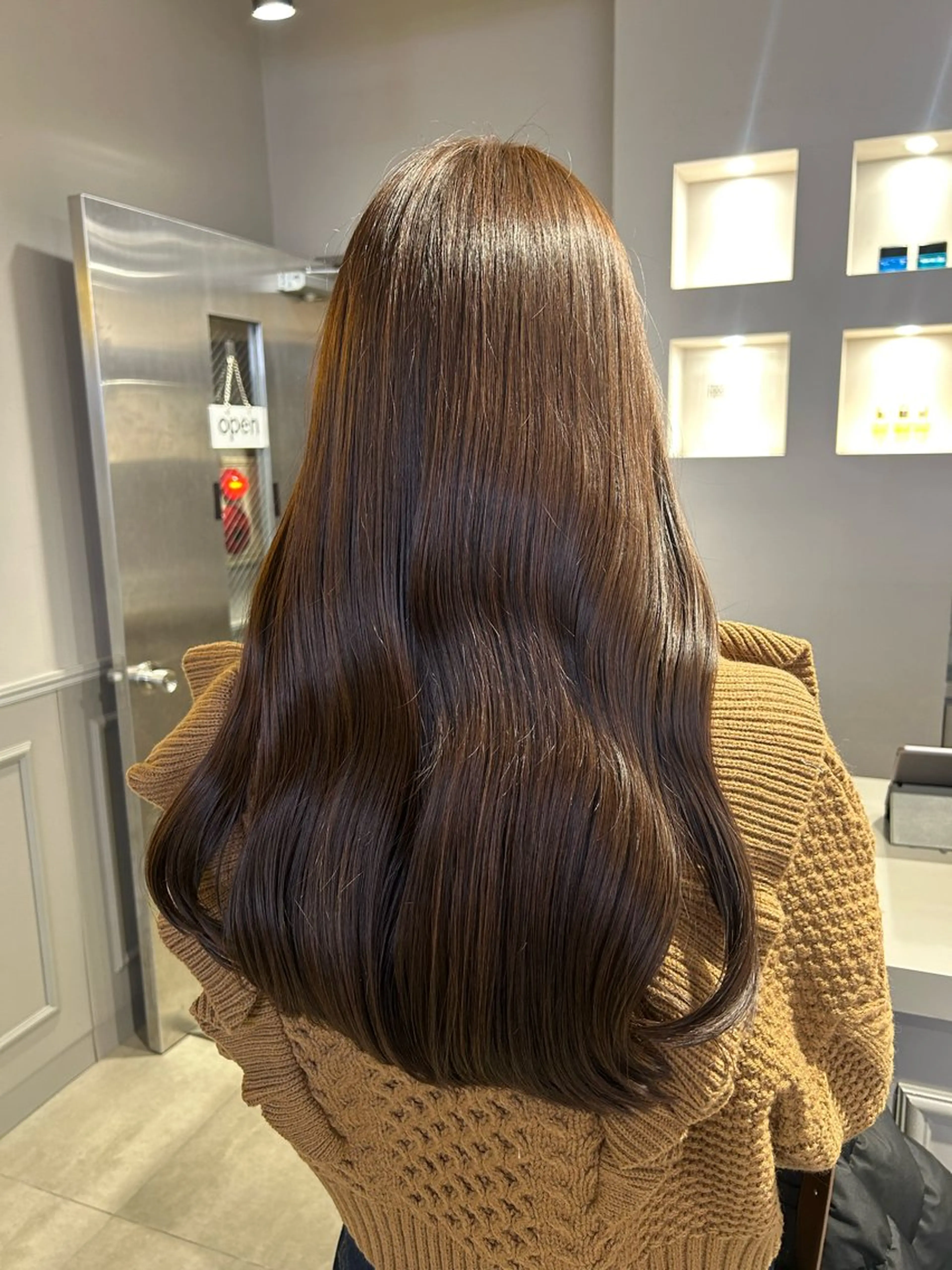 カラー ヘアカラー 透明感ベージュ🤎 ナチュラルレイヤーのヘアスタイル