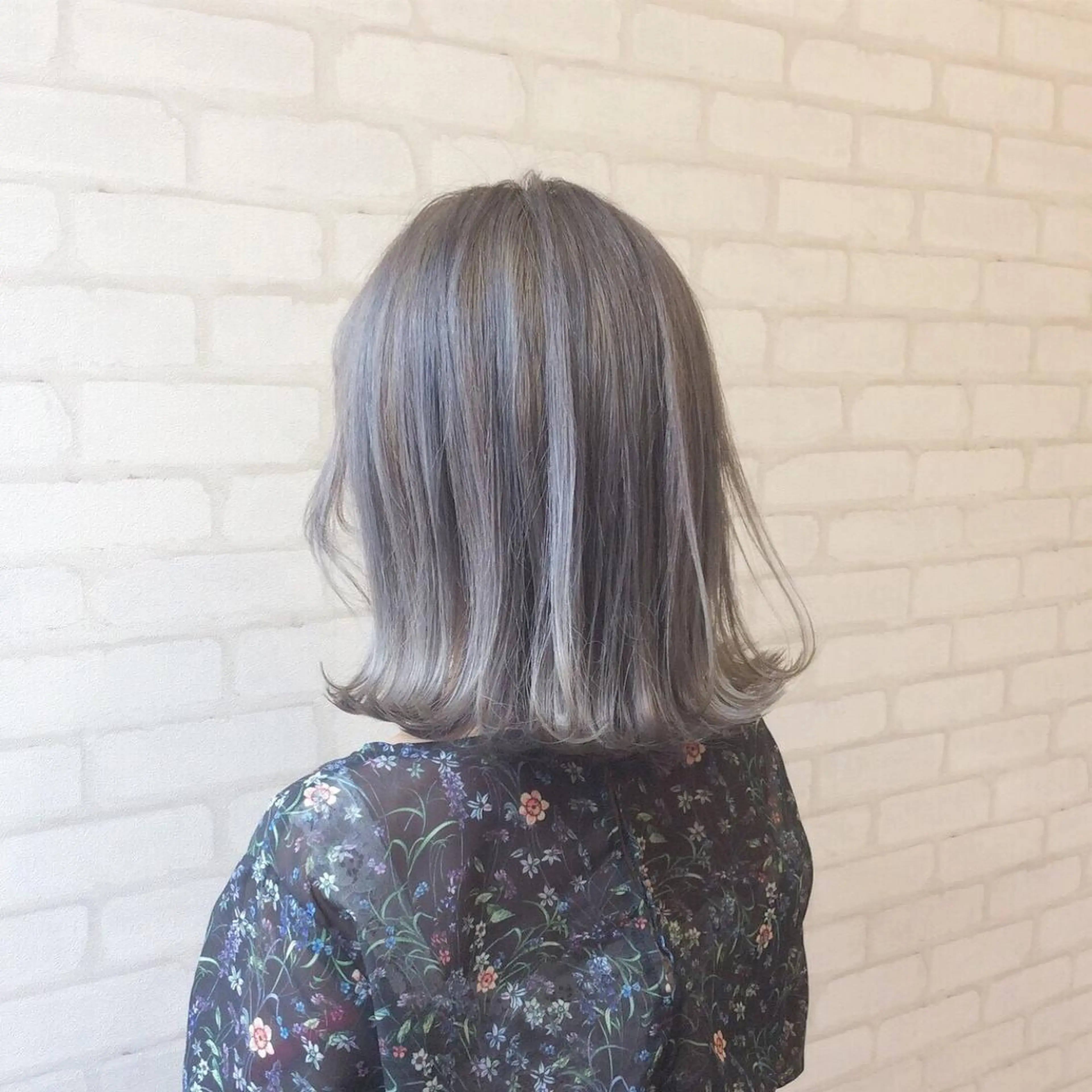 ミディアム ミヤザキ タクトのヘアスタイル