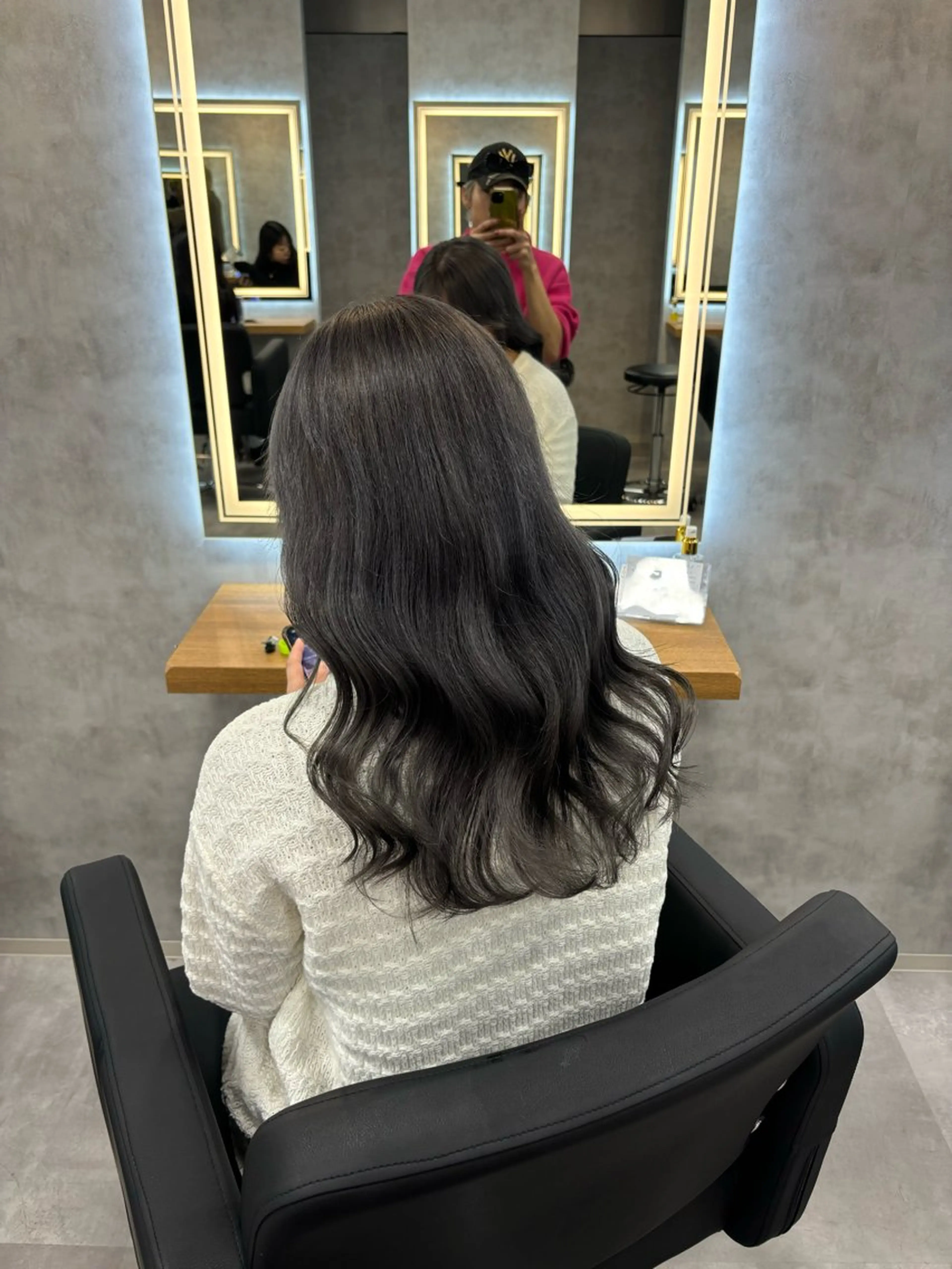 ロング カラー パーマ ヘアアレンジ 透明感ブリーチカラー 🌈TOMOHIROのヘアスタイル