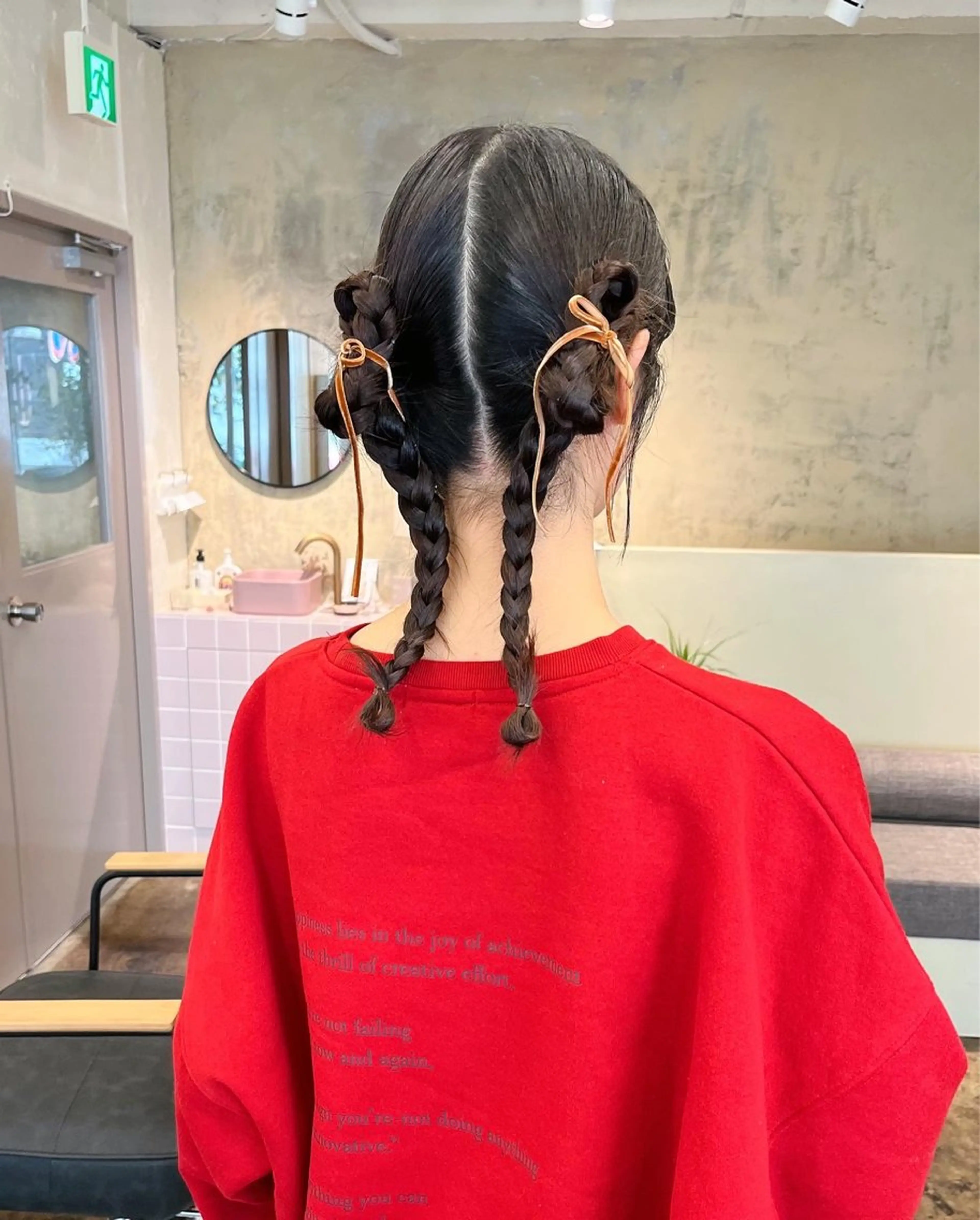 セミロング ヘアアレンジ 成人式 結婚式・ブライダル 三つ編み 卒業式のヘアスタイル ヘアセット 西山 紗耶香🪽 透明感カラー/ボブのヘアスタイル