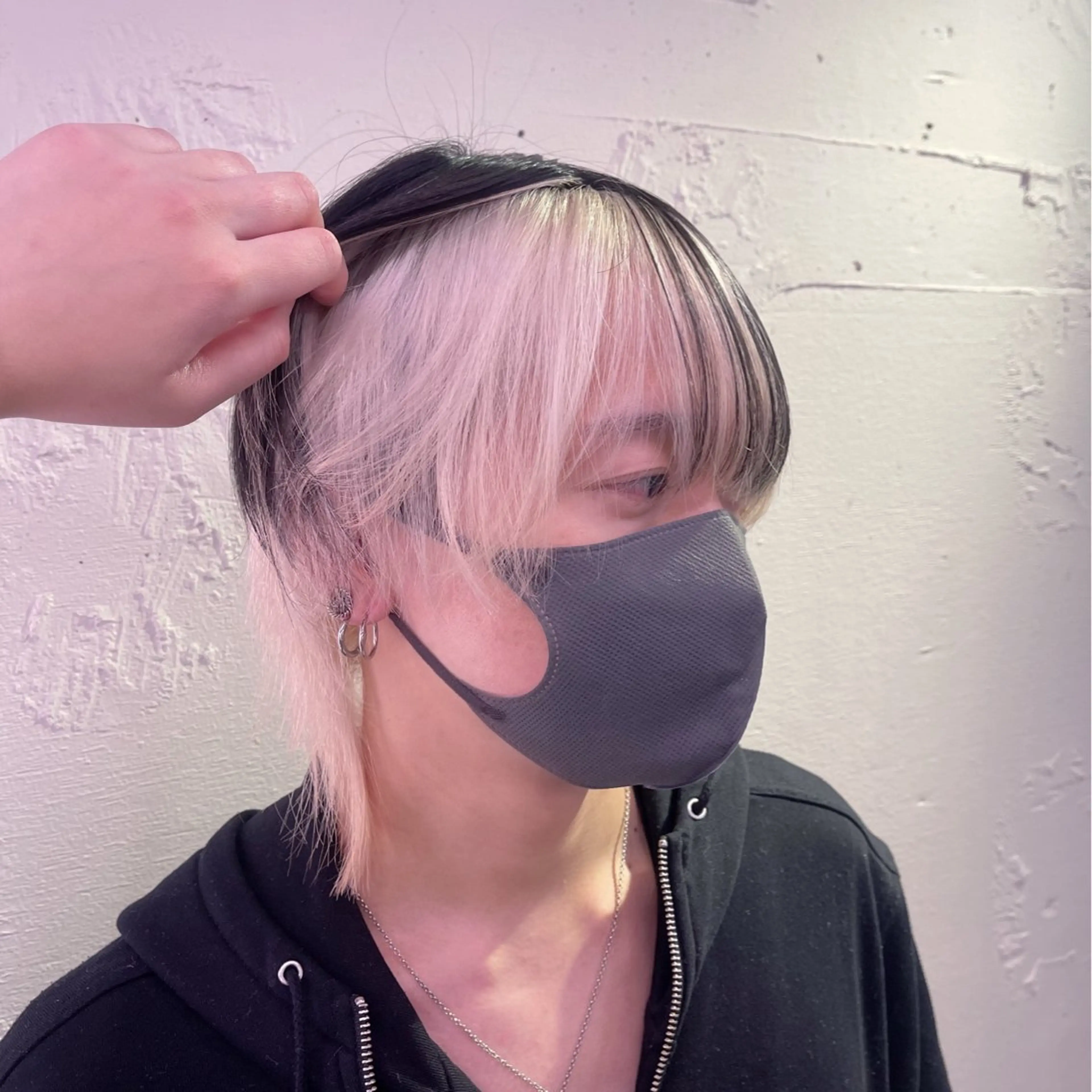 カラー メンズ カット ヘアカラー SALOWIN渋谷caldo店所属・SERINA/ウルフ 、デザインカラーのヘアスタイル