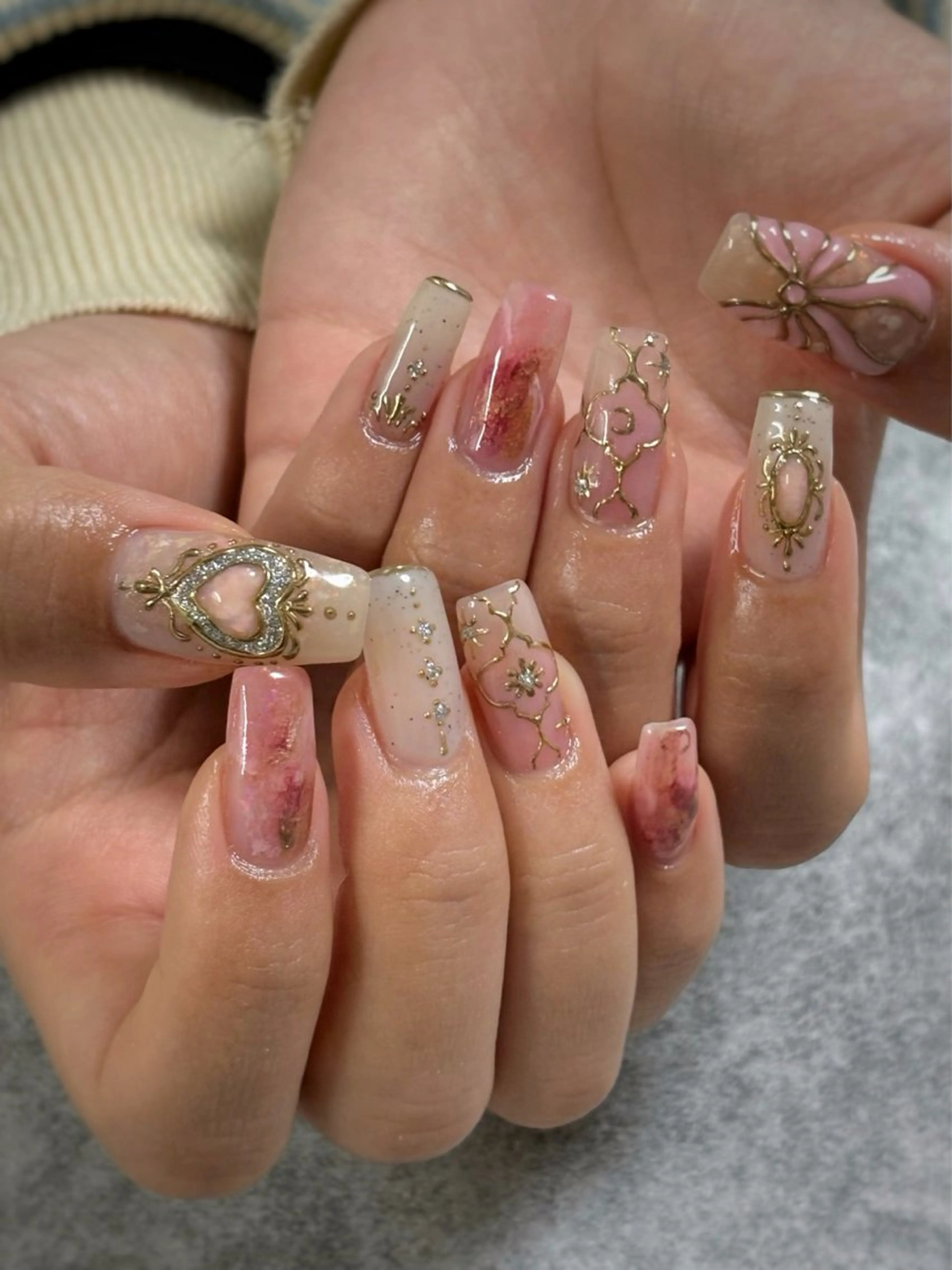 ネイル ハンドネイル FIORITURA Maikoのネイルデザイン